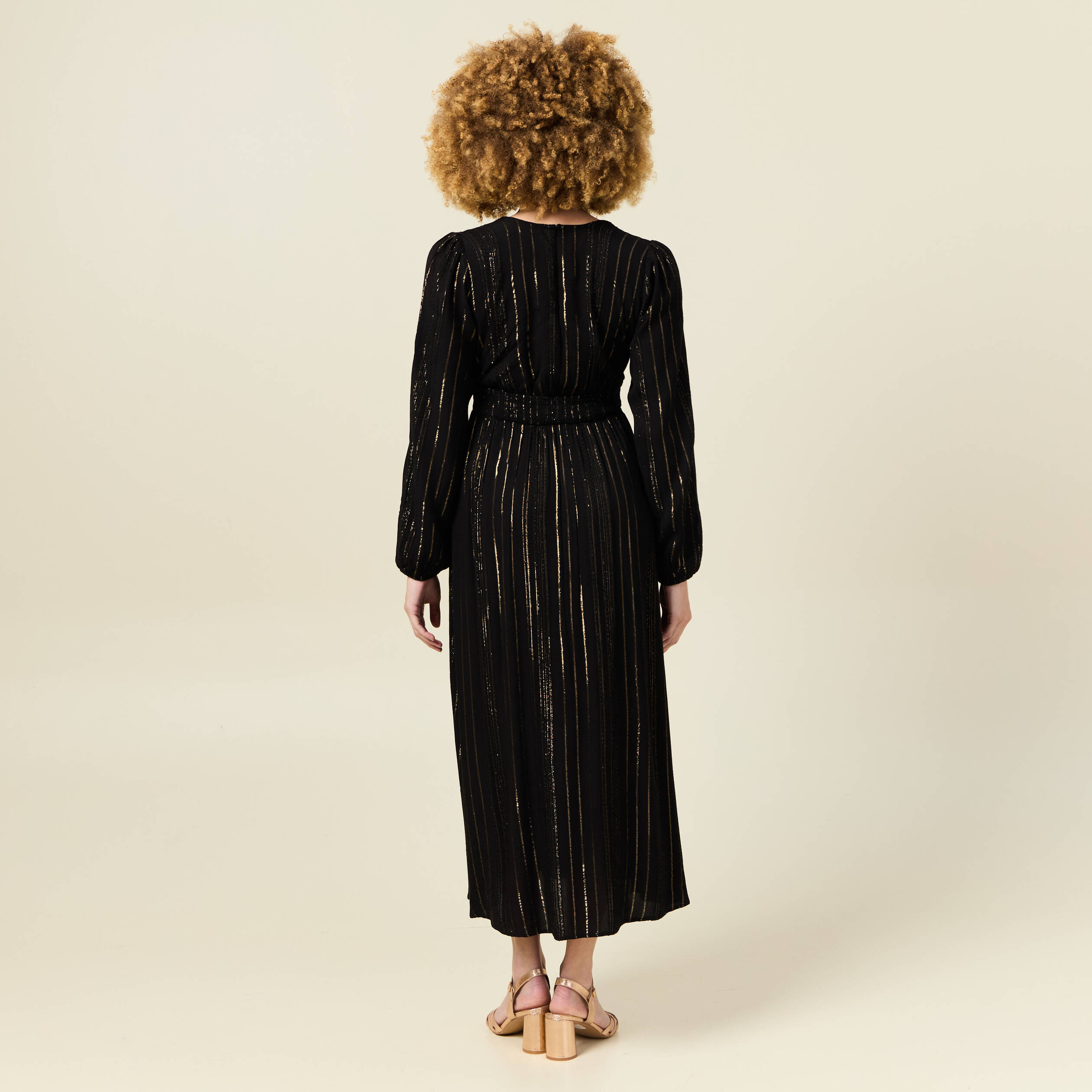 robe longue evasee fluide noir femme Robe longue évasée fluide noir femme
