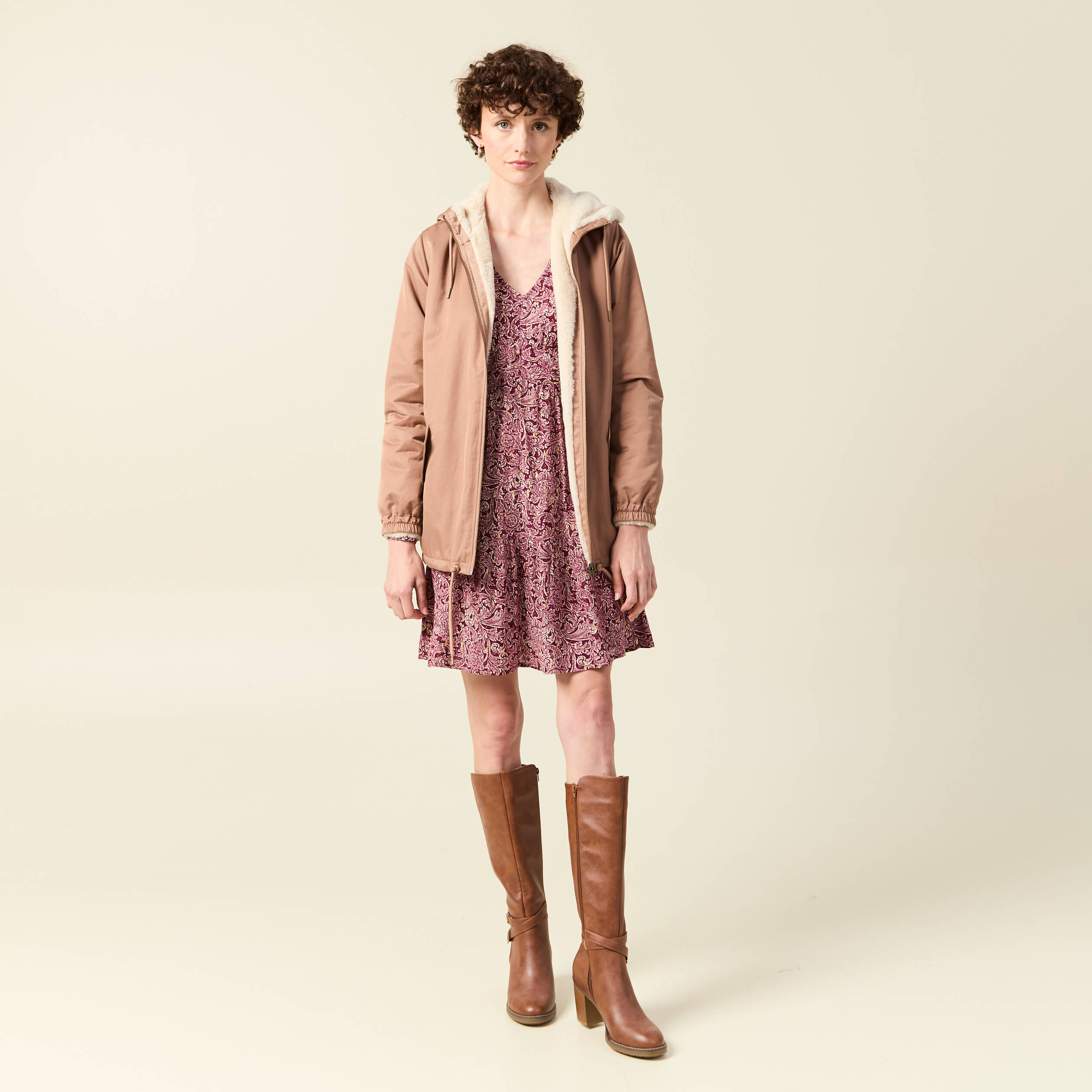 Robe &eacute;vas&eacute;e fluide bordeaux femme