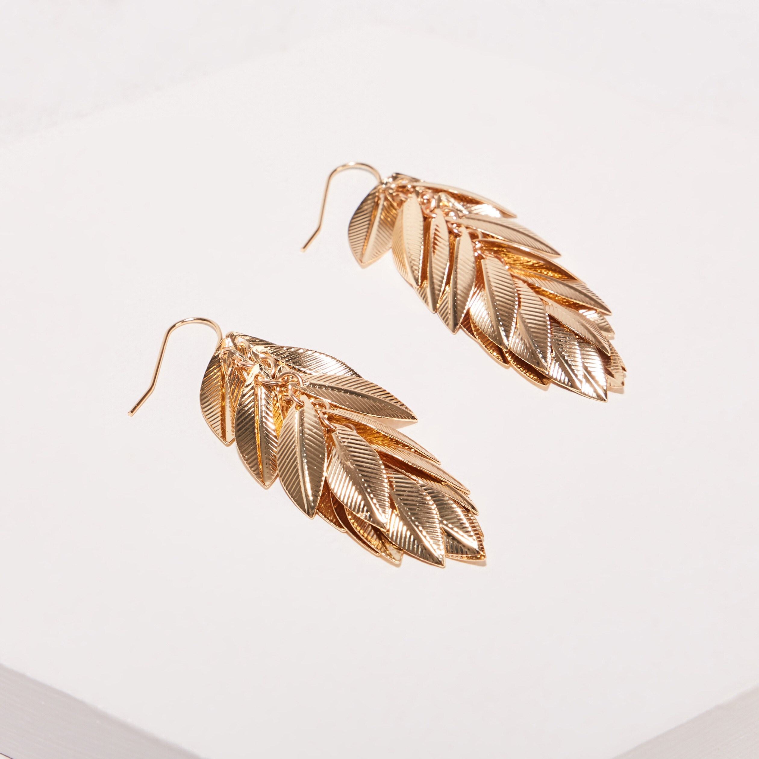 Boucles d'oreilles pendantes couleur or femme