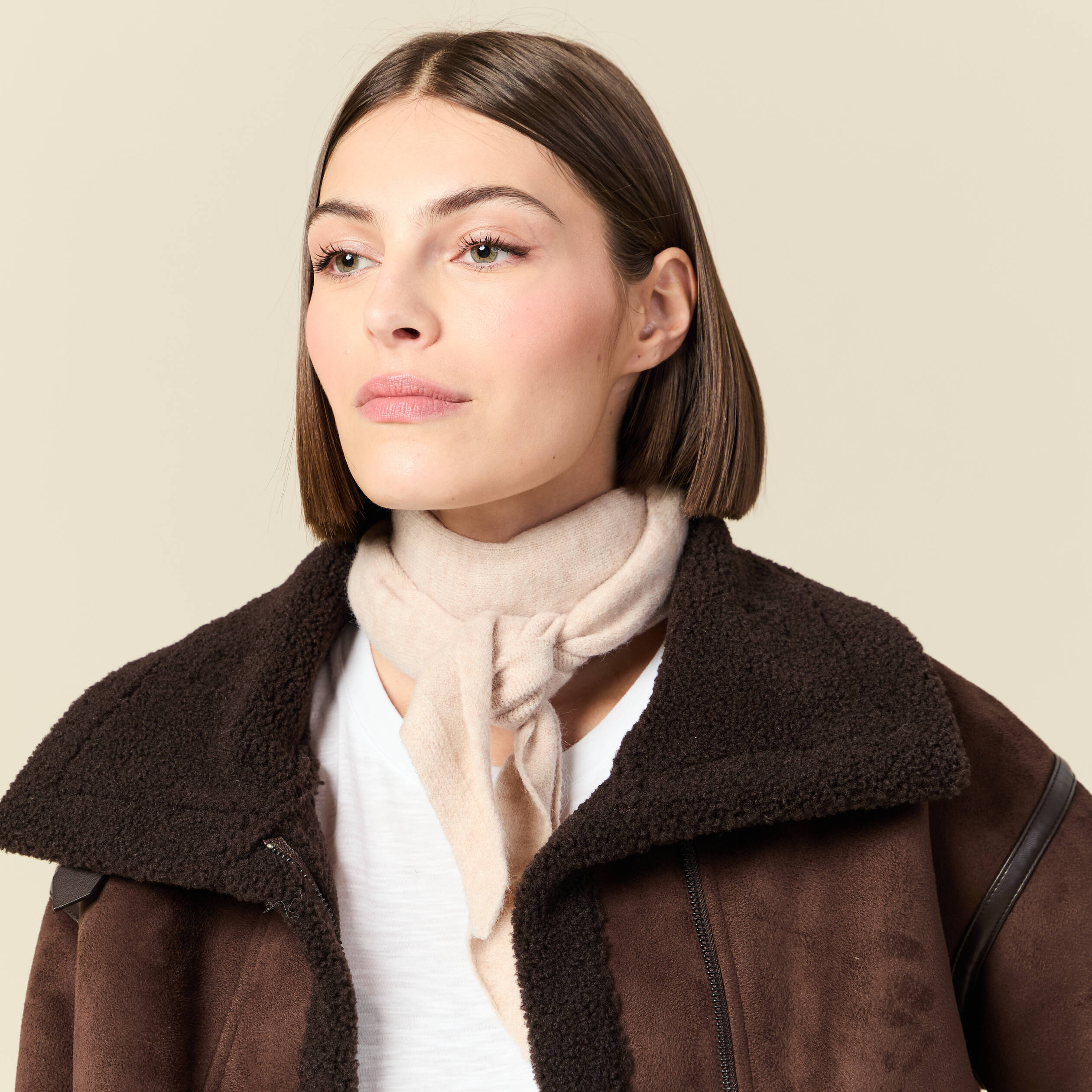 Écharpe Femme Longue Couleur Crème/blanc – Taille 70x19.5 Inches – Style Chic