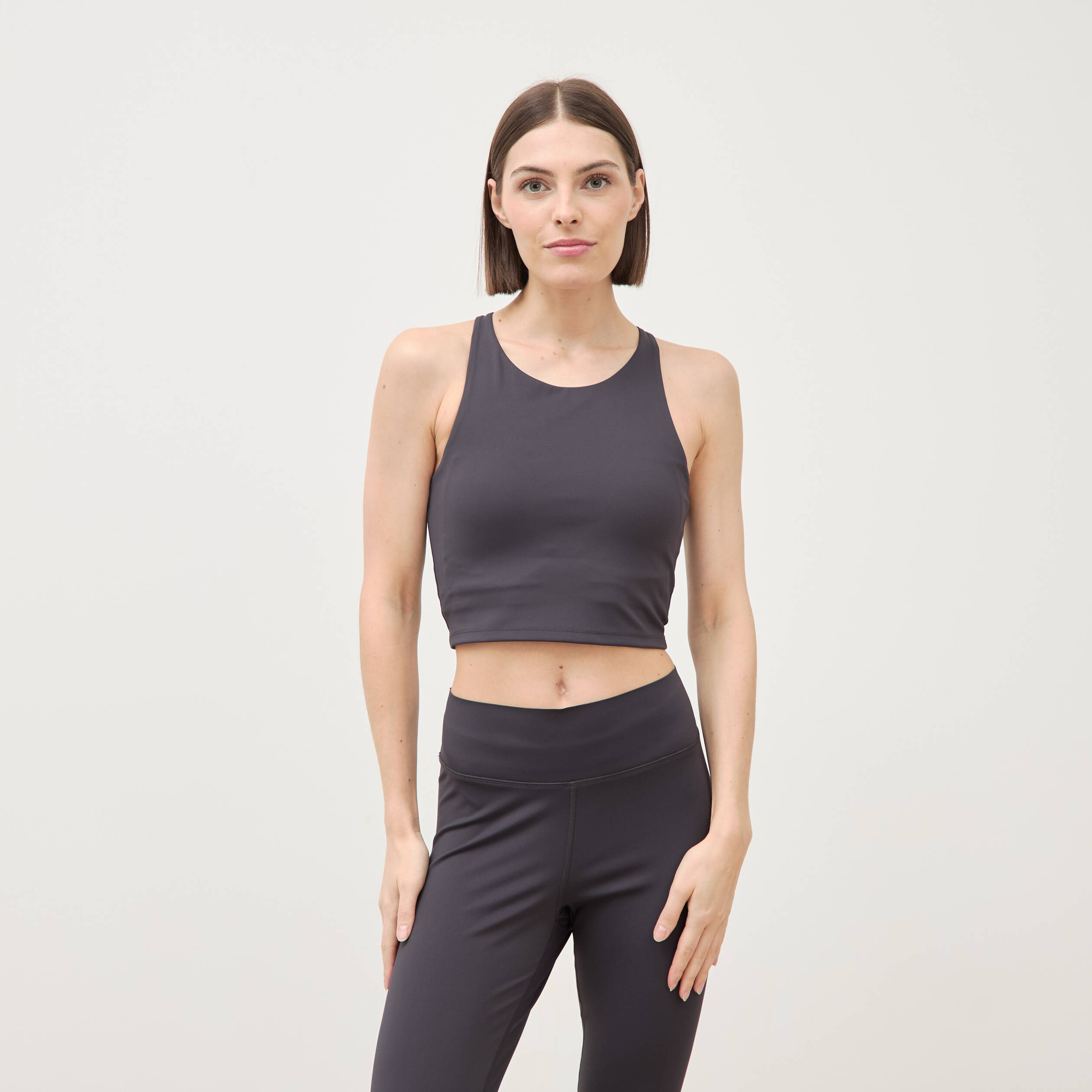 Brassi&egrave;re ajust&eacute;e cropped gris fonc&eacute; femme