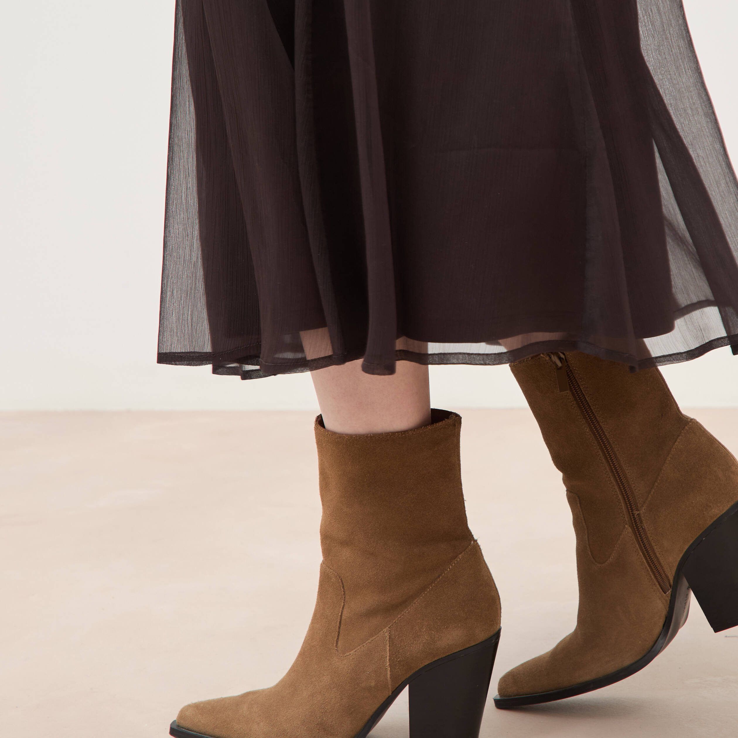 Jupe en voile doubl&eacute;e marron fonc&eacute; femme
