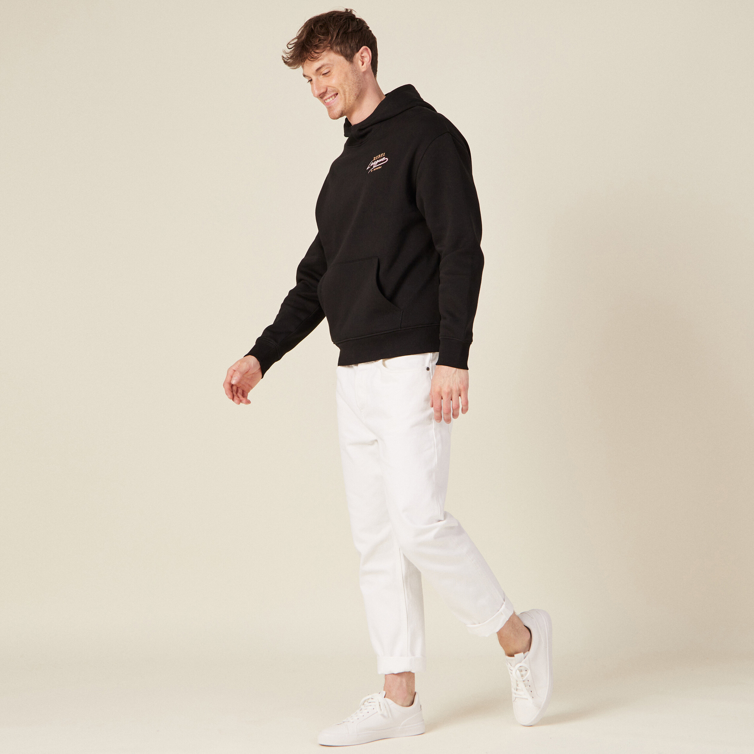Sweat à capuche brodé noir homme