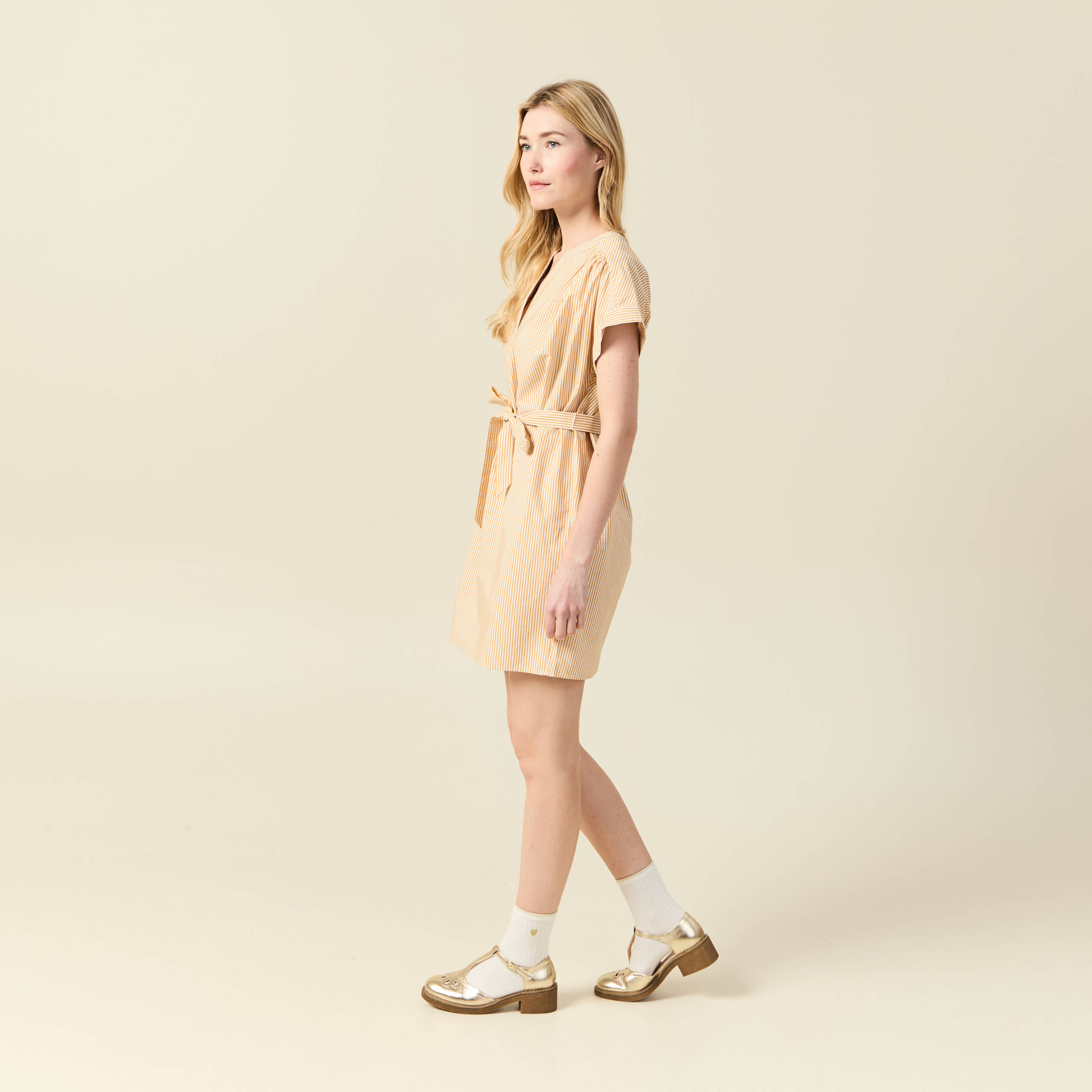 Robe droite ceintur&eacute;e jaune femme