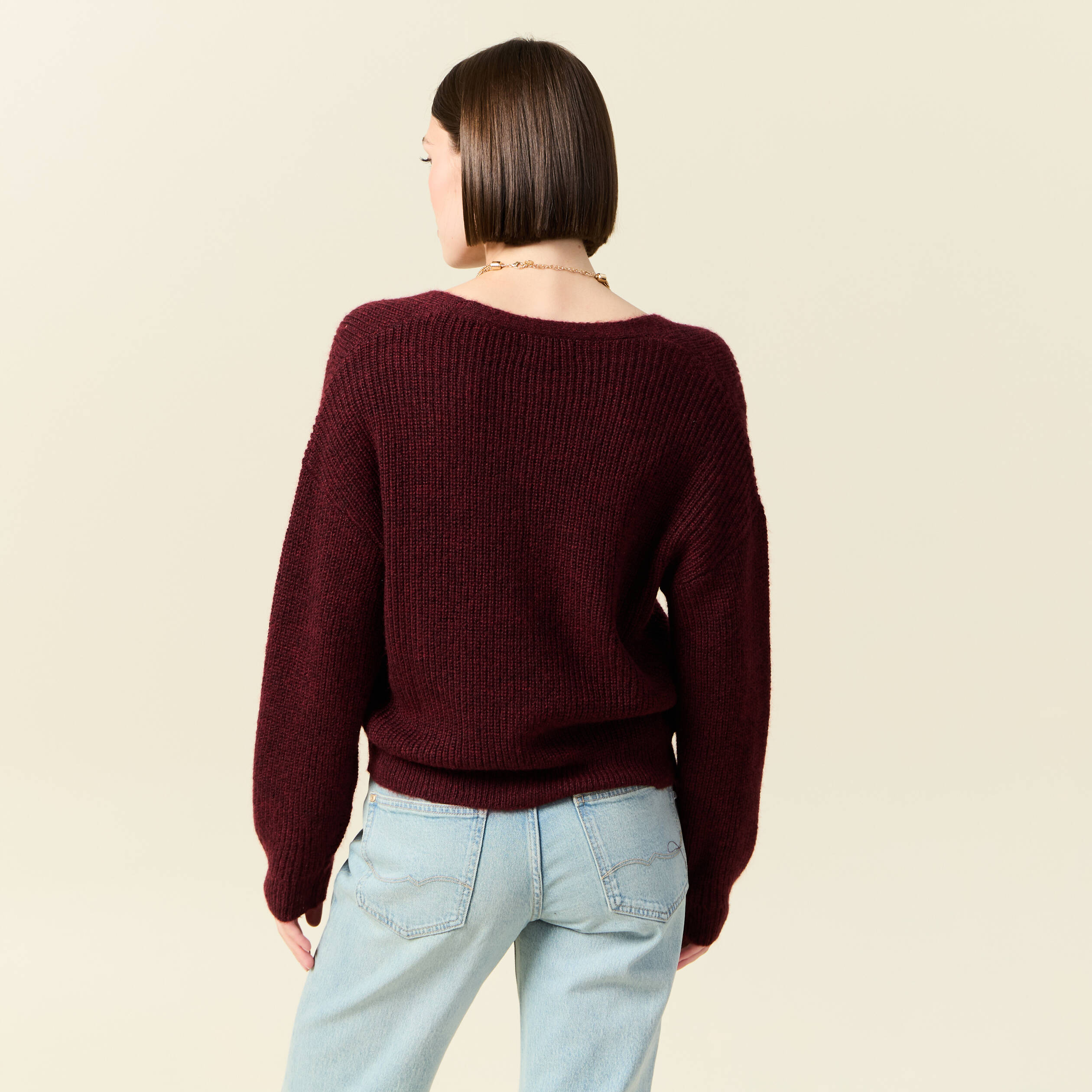 Gilet ajour&eacute; col V manches longues bordeaux femme