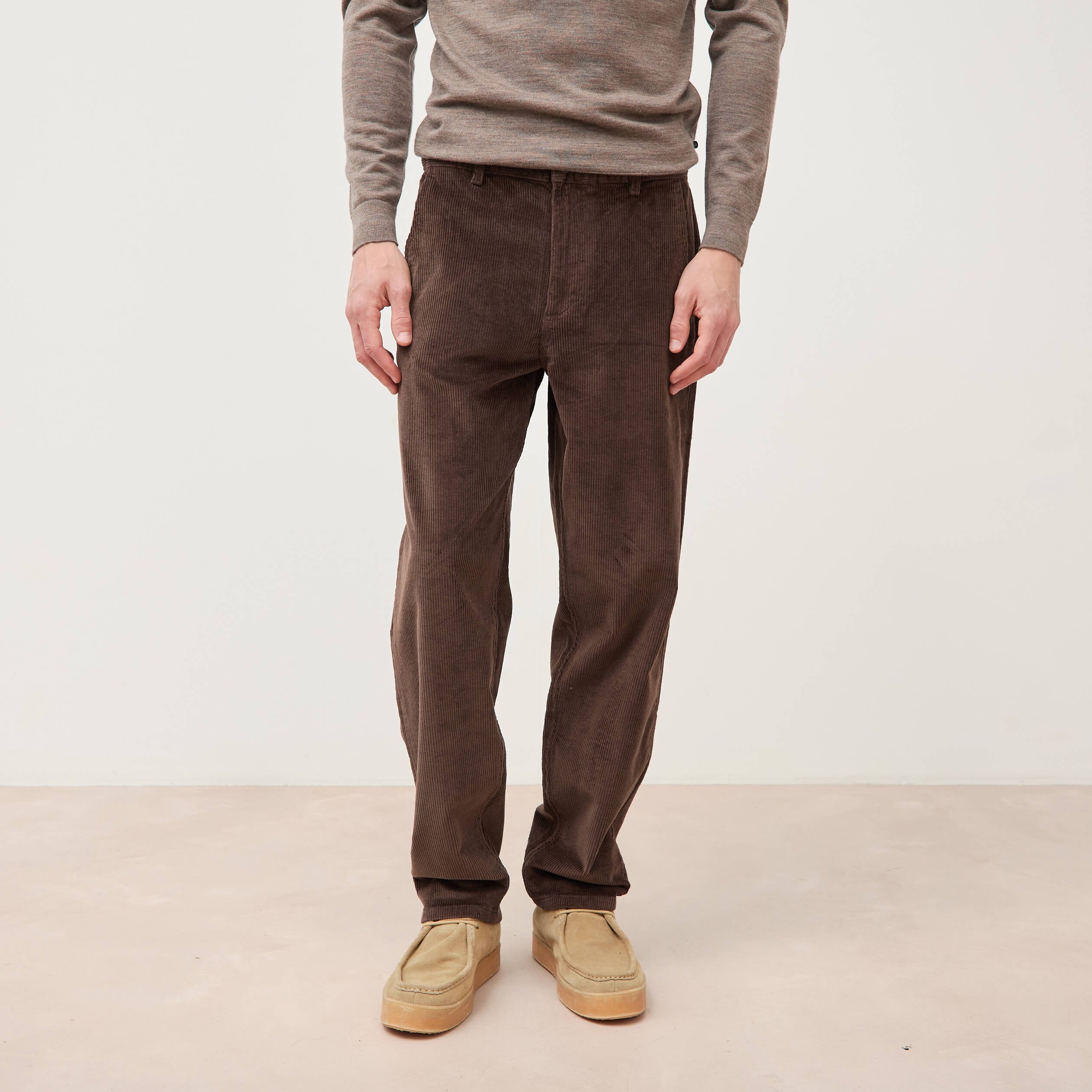 Pantalon droit en velours longueur 32 marron fonc&eacute; homme