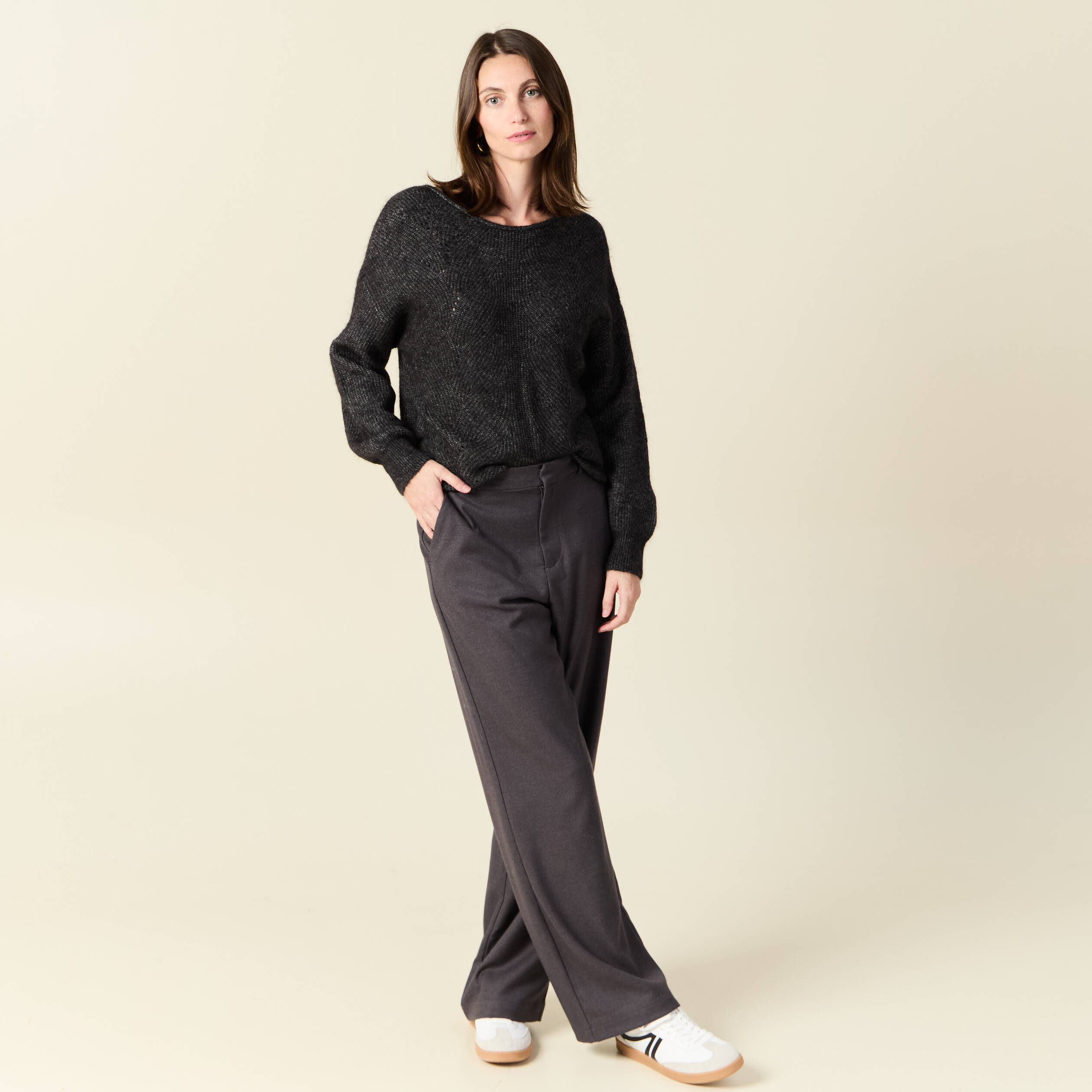 Pull manches longues ajouré noir femme