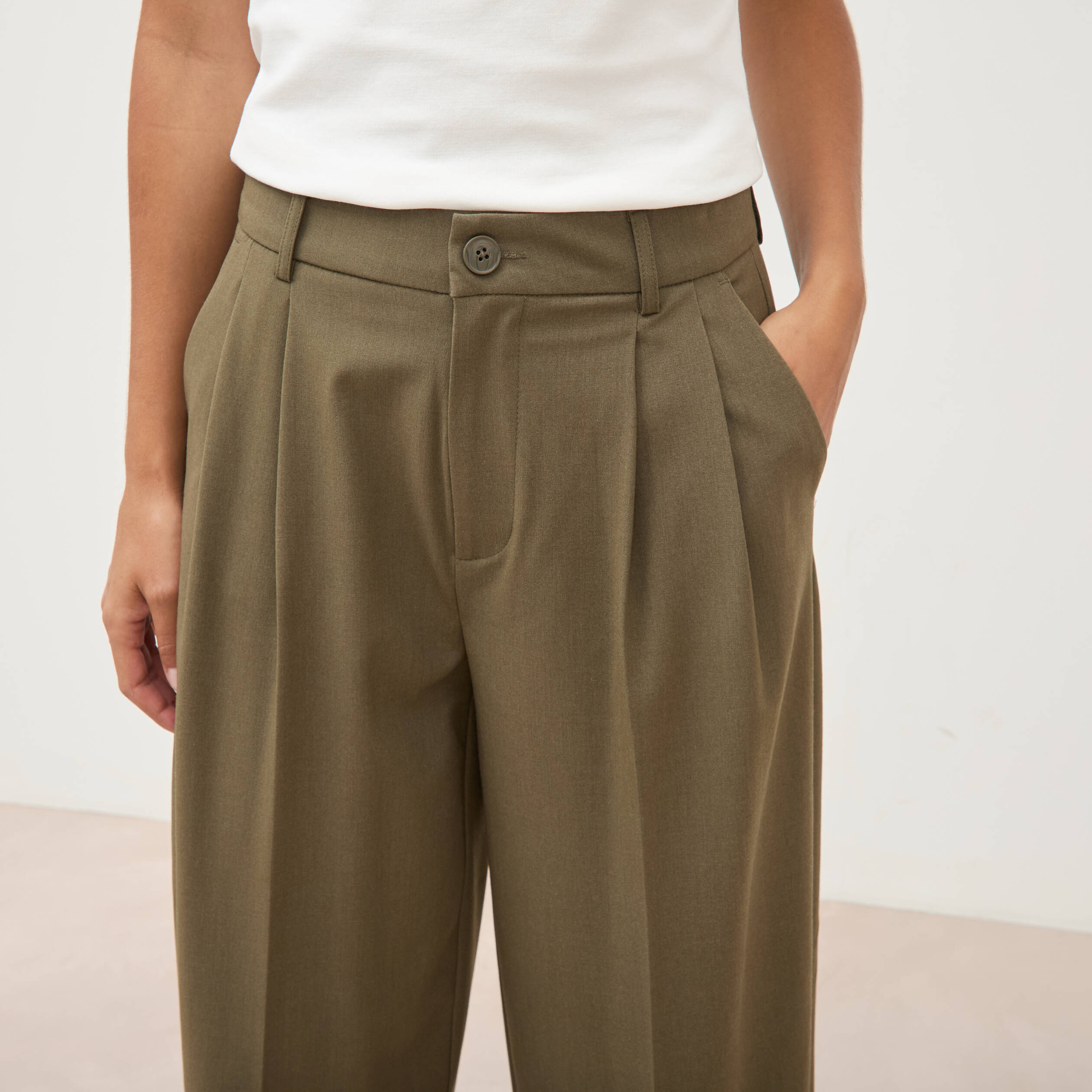 Pantalon barrel vert olive femme