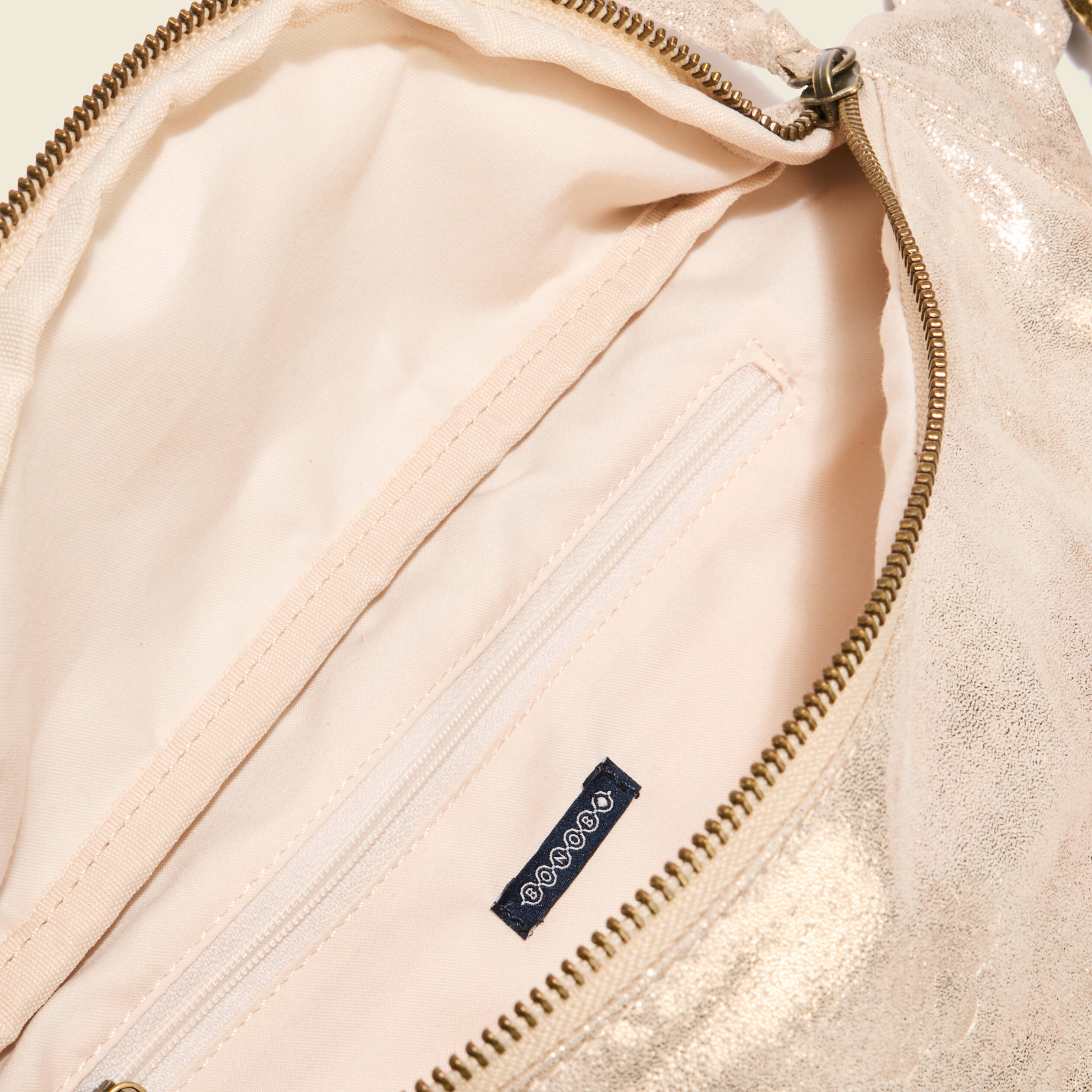 Sac banane m&eacute;tallis&eacute; beige femme