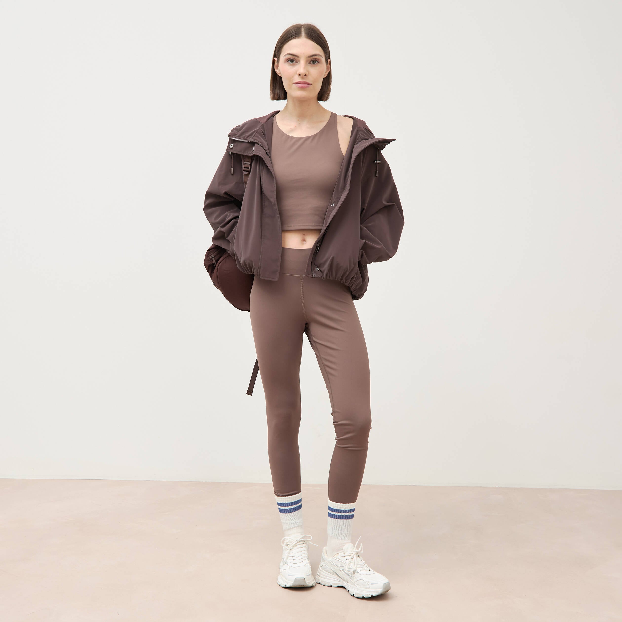 Blouson oversize court &agrave; capuche marron femme