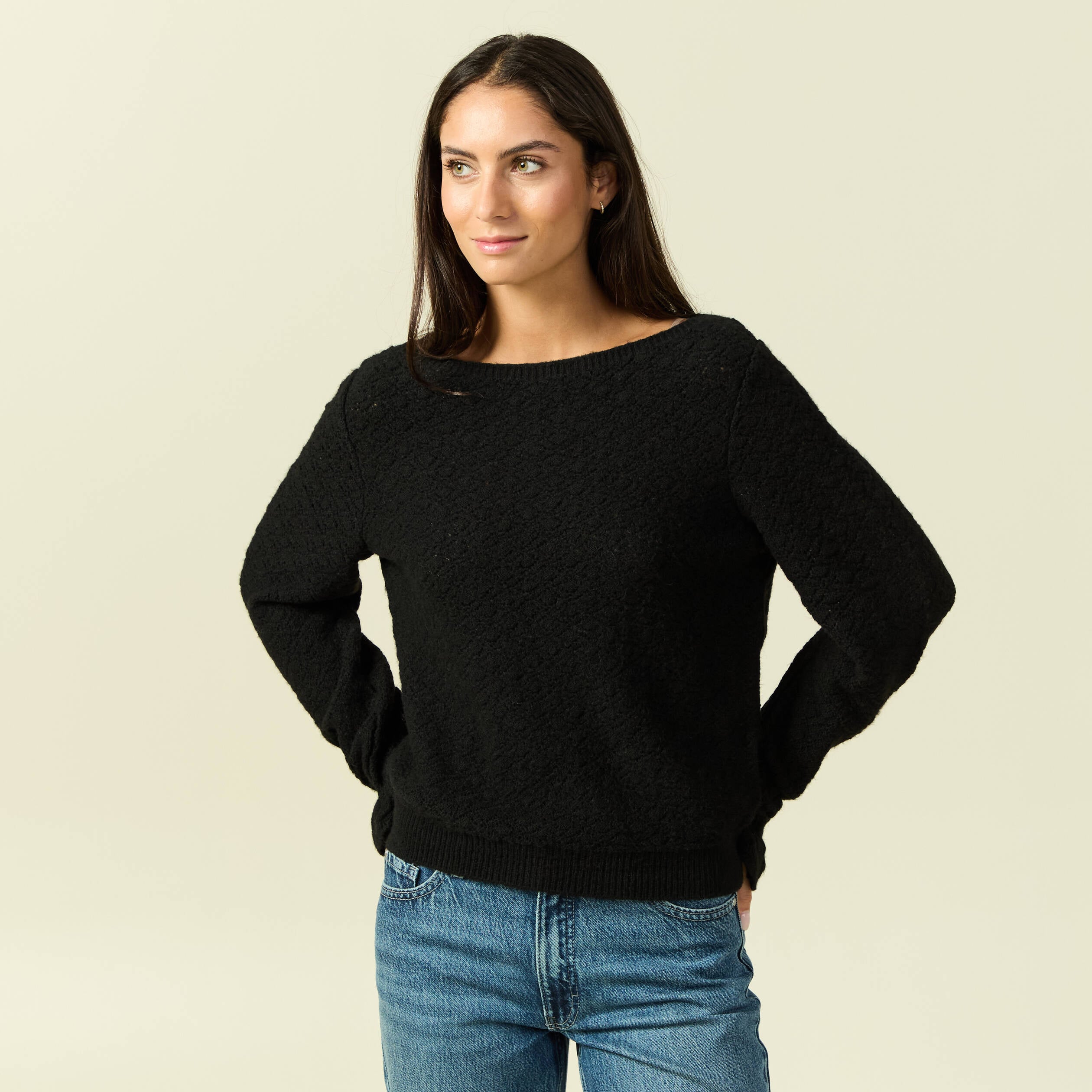 Pull ajour&eacute; col bateau manches longues noir femme