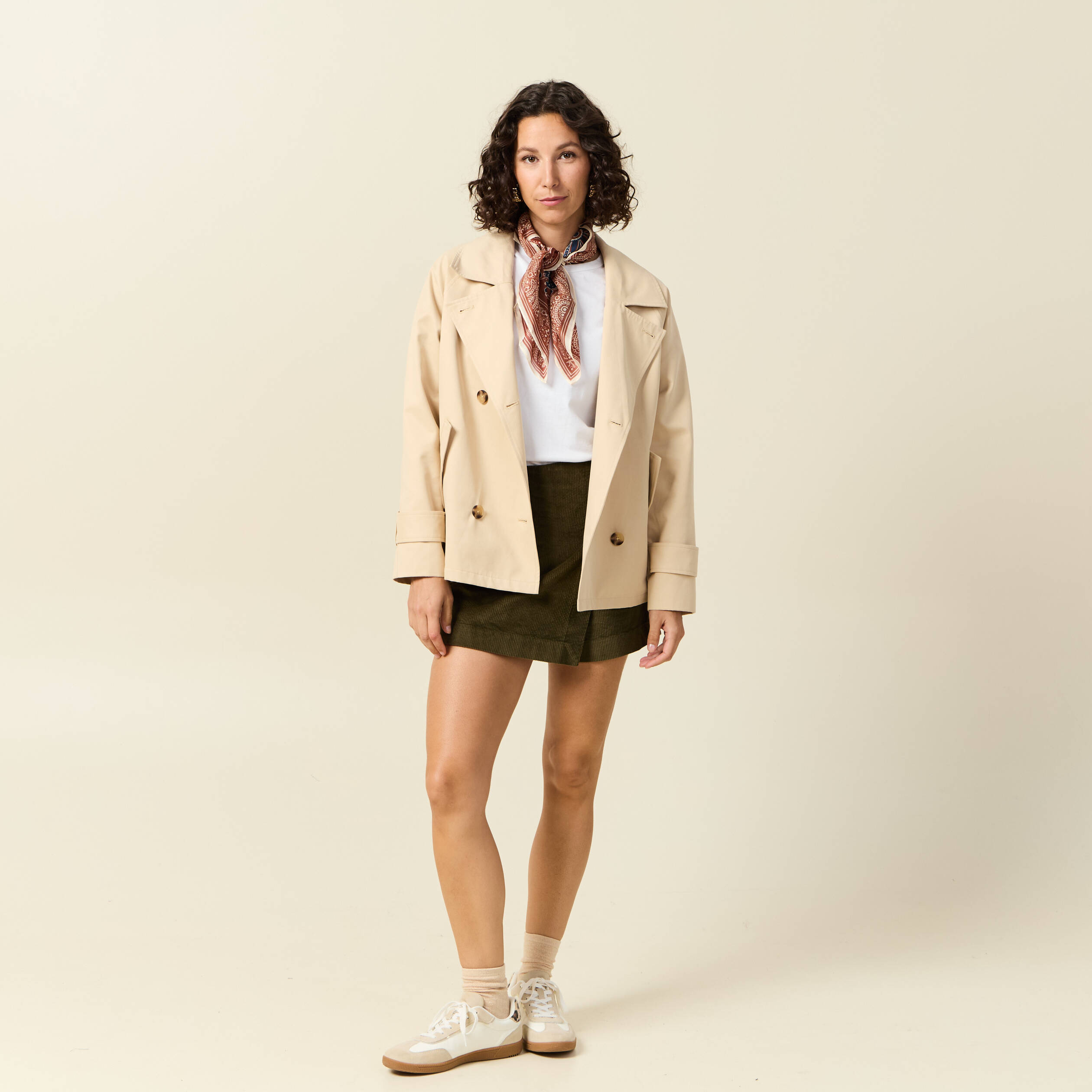 Jupe-short taille haute en velours vert kaki femme