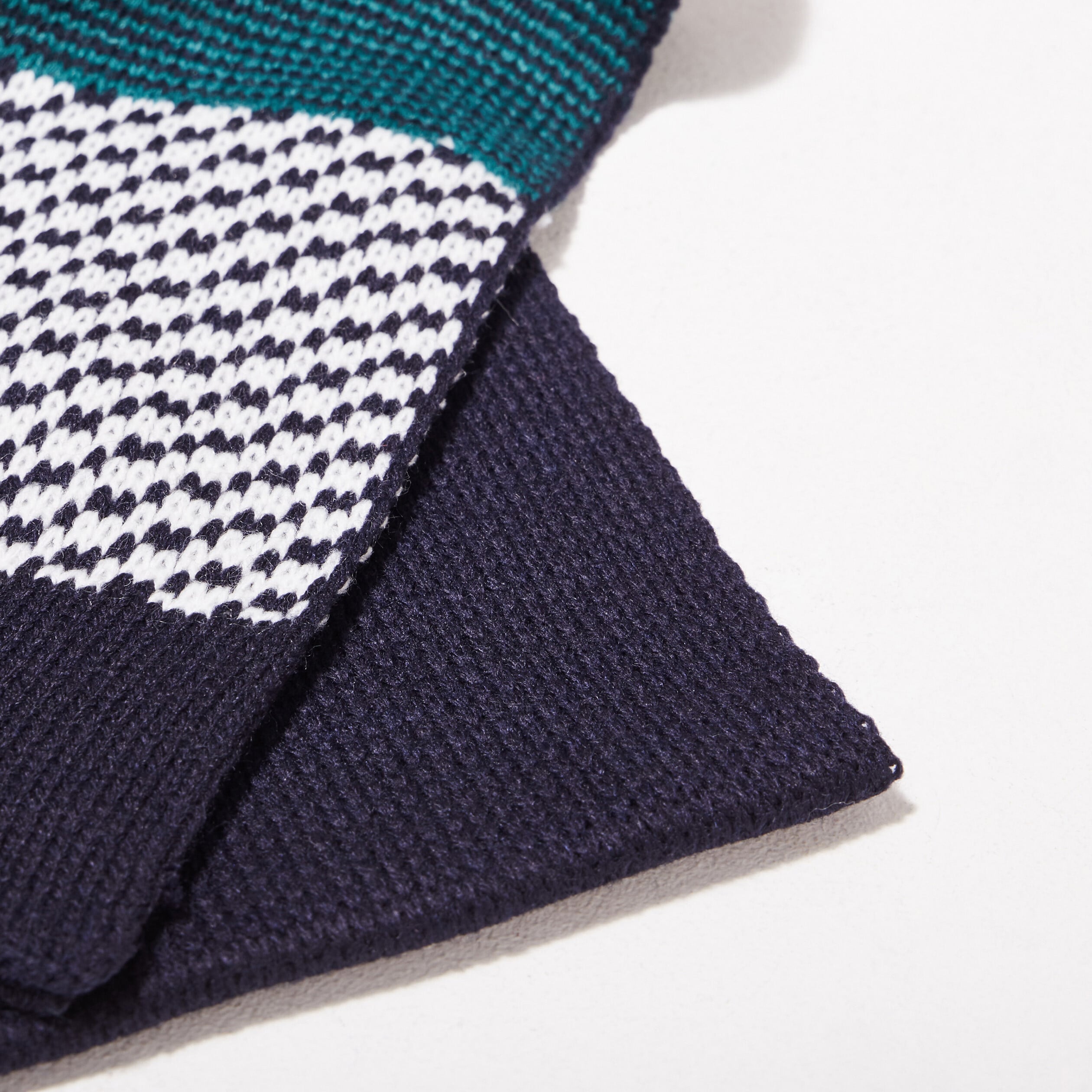 &Eacute;charpe tricot&eacute;e bleu marine homme