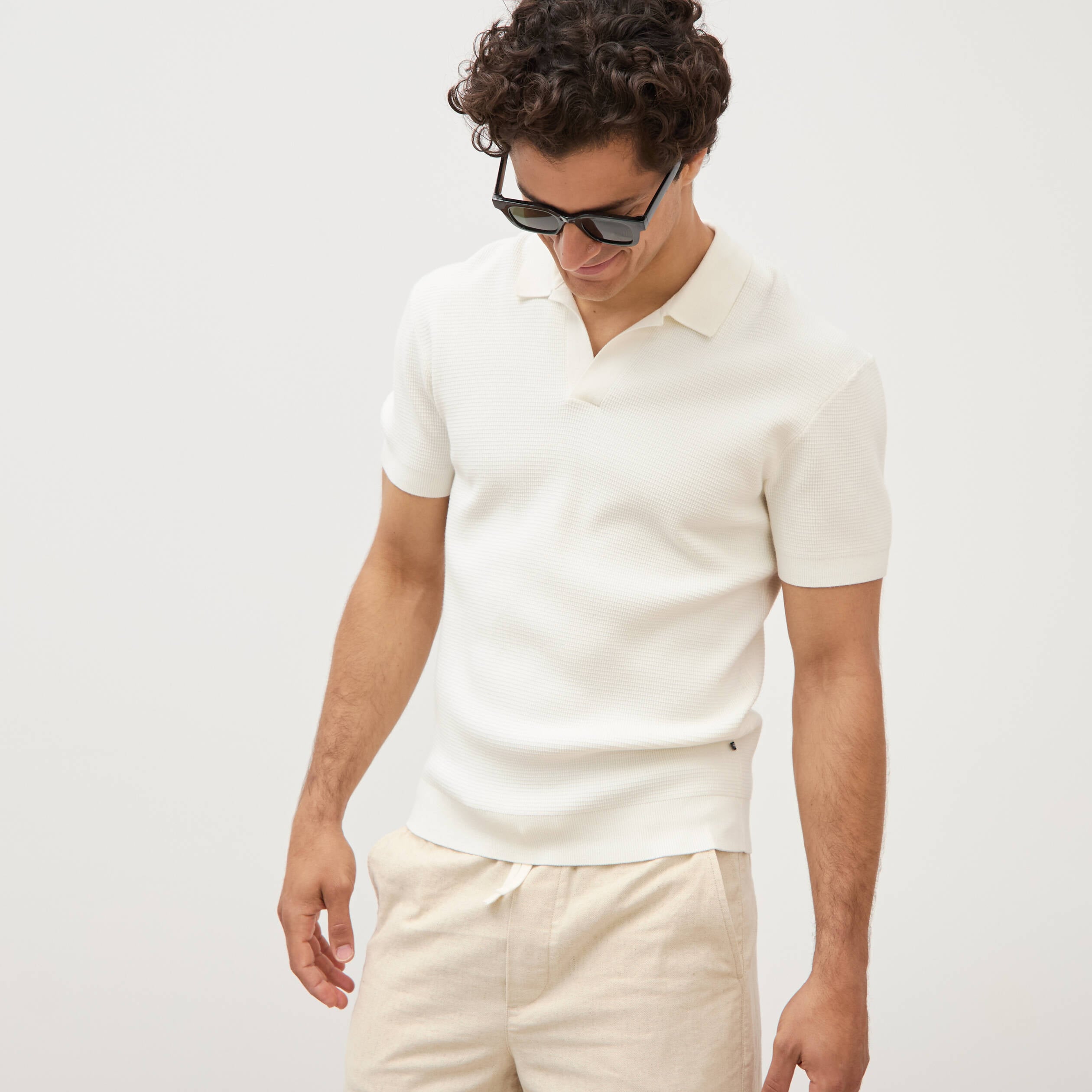 Polo cintr&eacute; manches courtes ecru homme