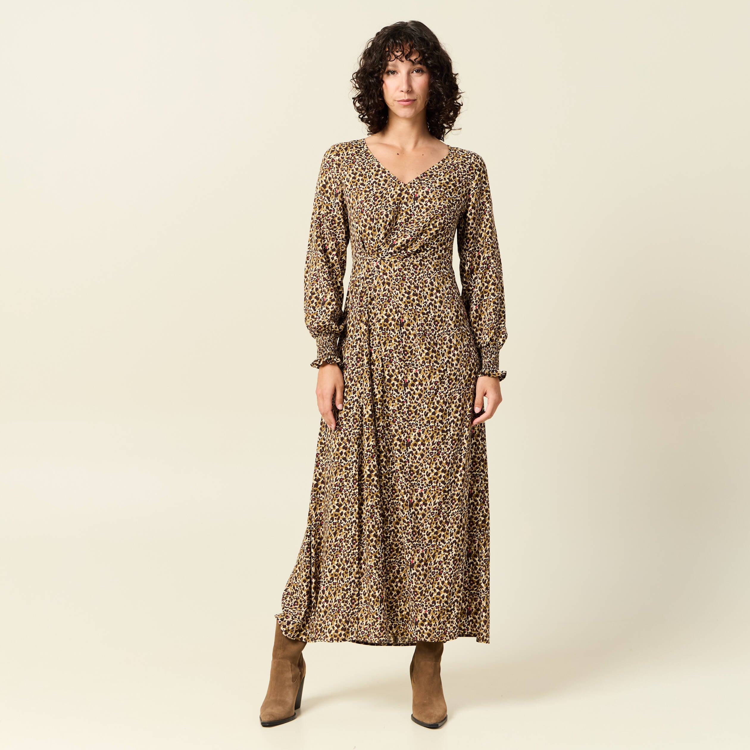 Robe longue &eacute;vas&eacute;e taupe femme