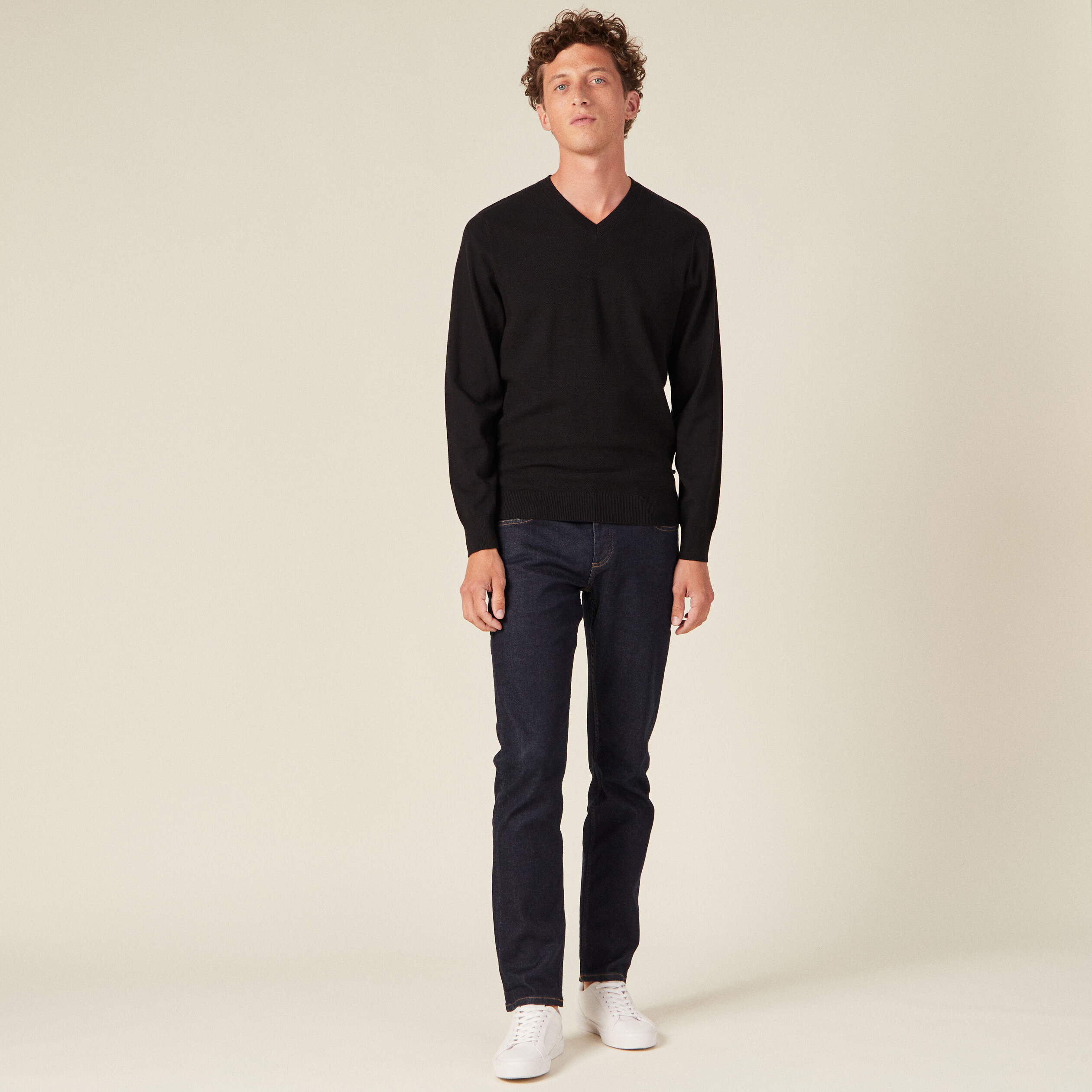 Pull col en V éco-responsable noir homme