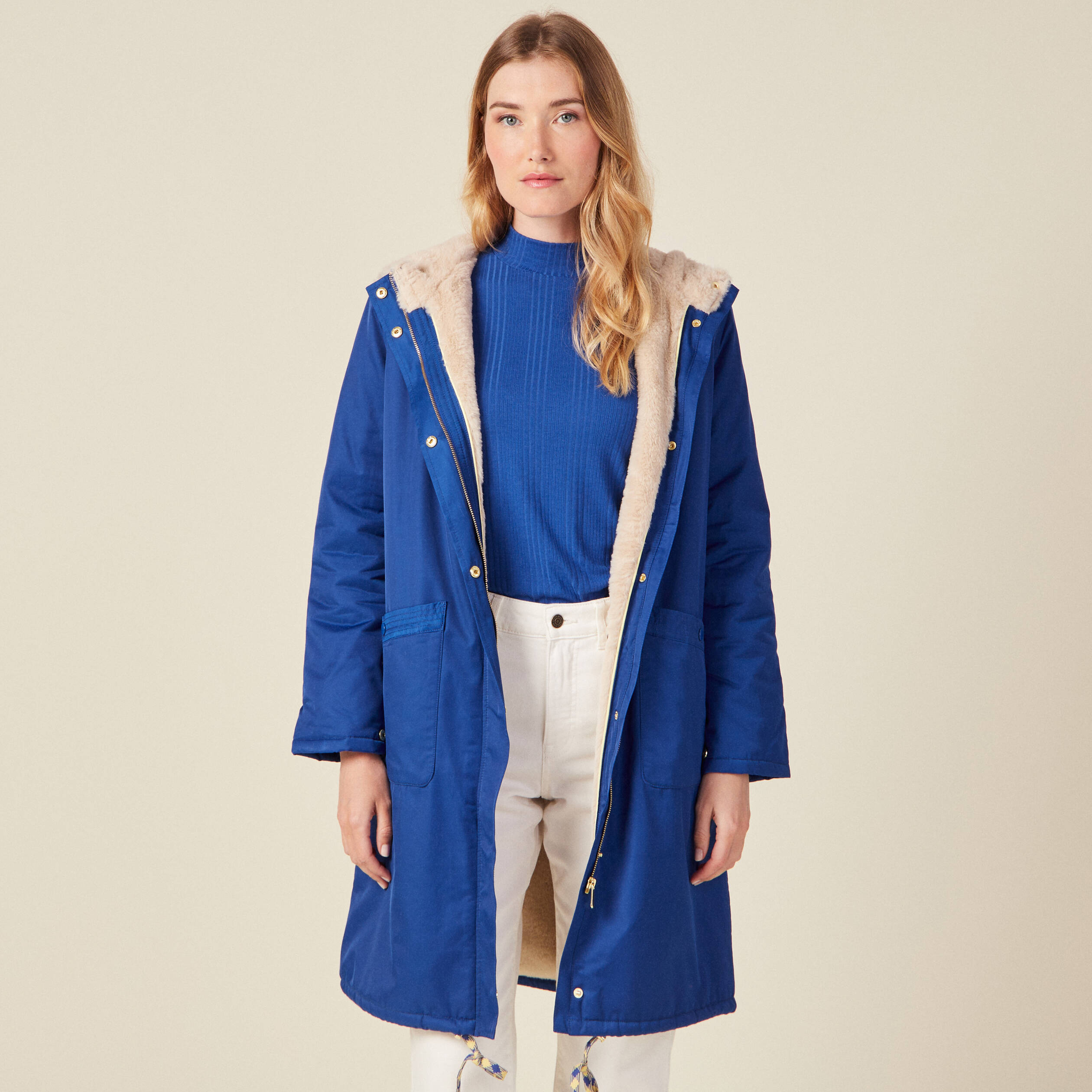 parka droite a capuche doublee bleu electrique femme Parka droite à capuche doublée bleu electrique femme