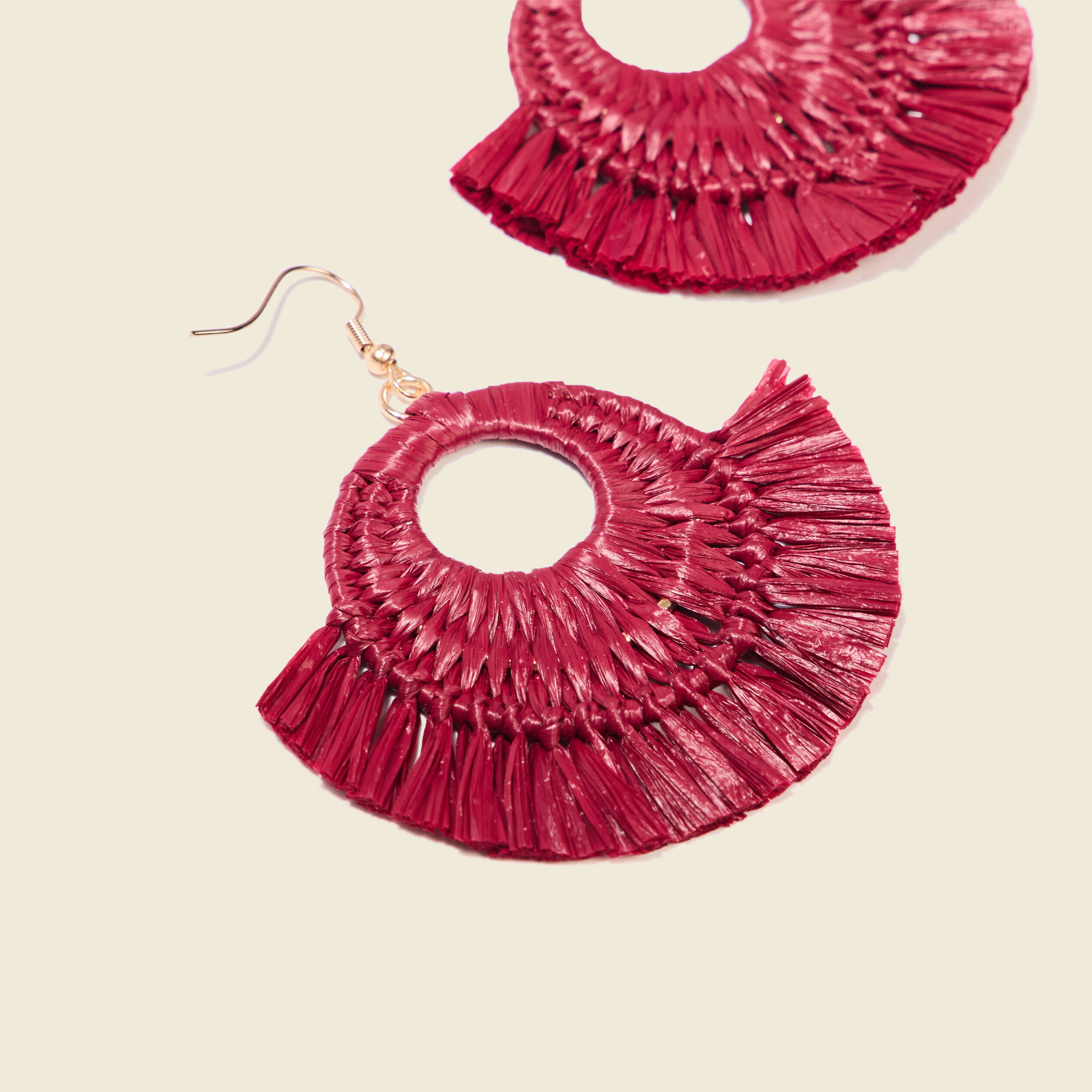 Boucles d'oreilles pendantes rouge fonc&eacute; femme
