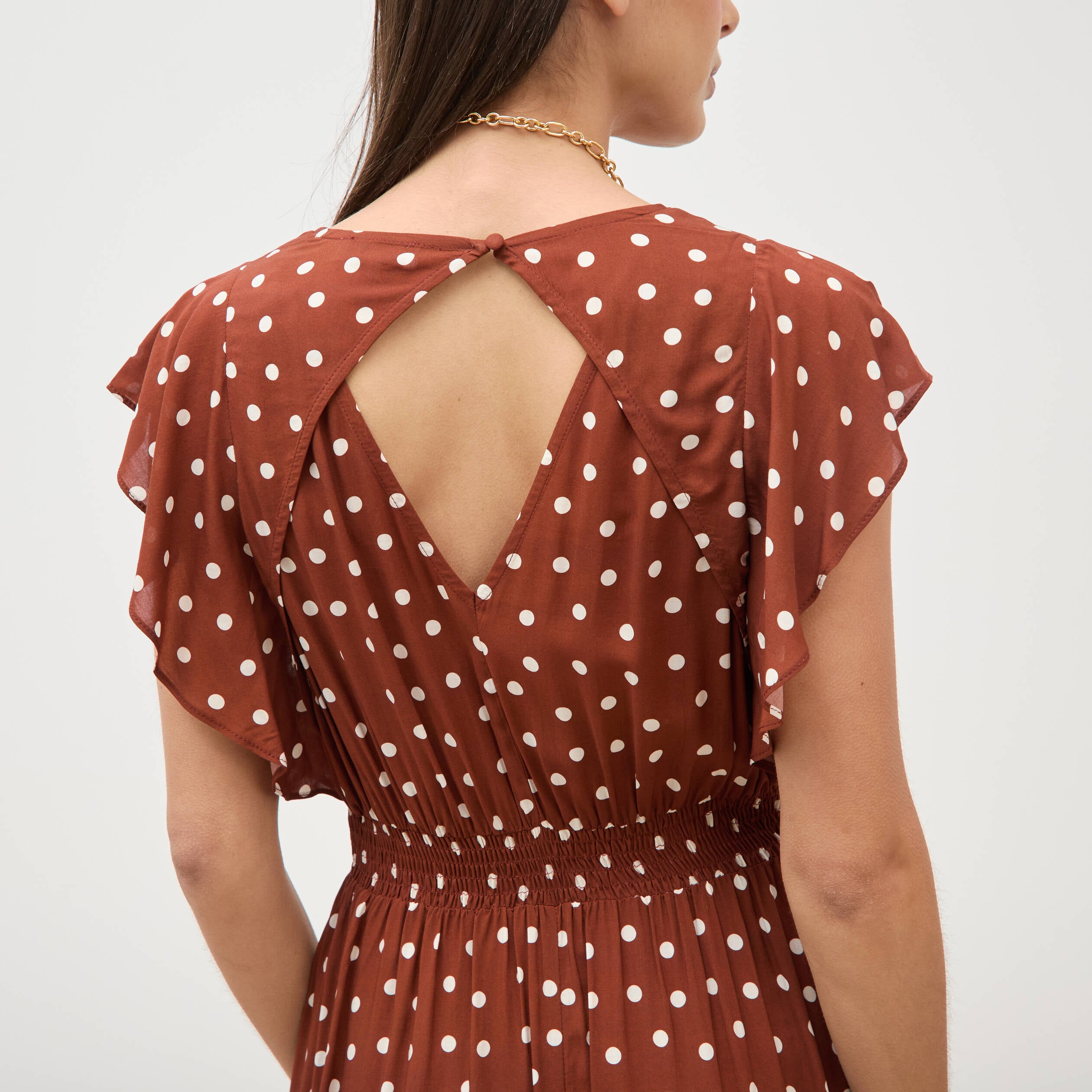 Robe longue &eacute;vas&eacute;e col v manches courtes marron cognac femme