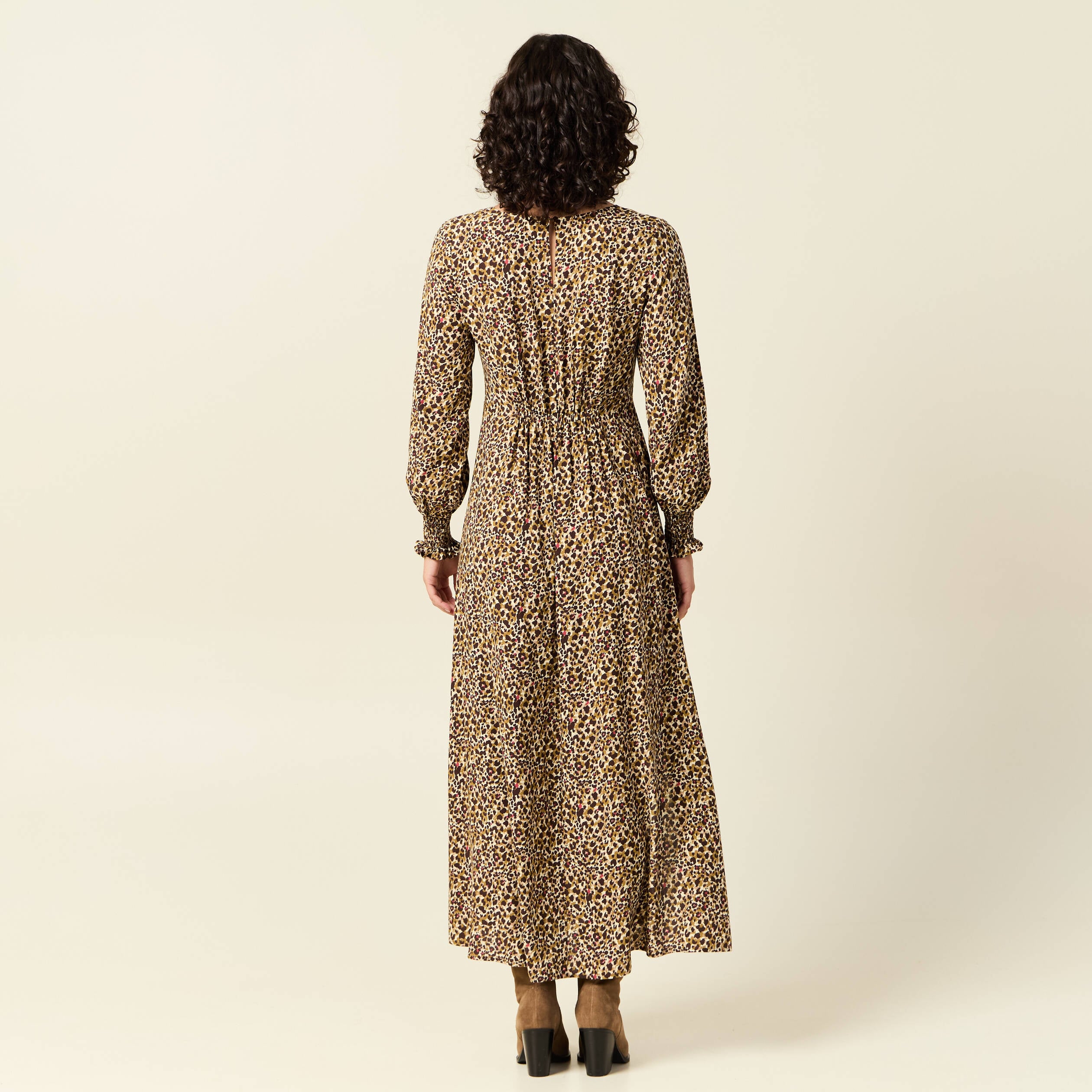 Robe longue &eacute;vas&eacute;e taupe femme
