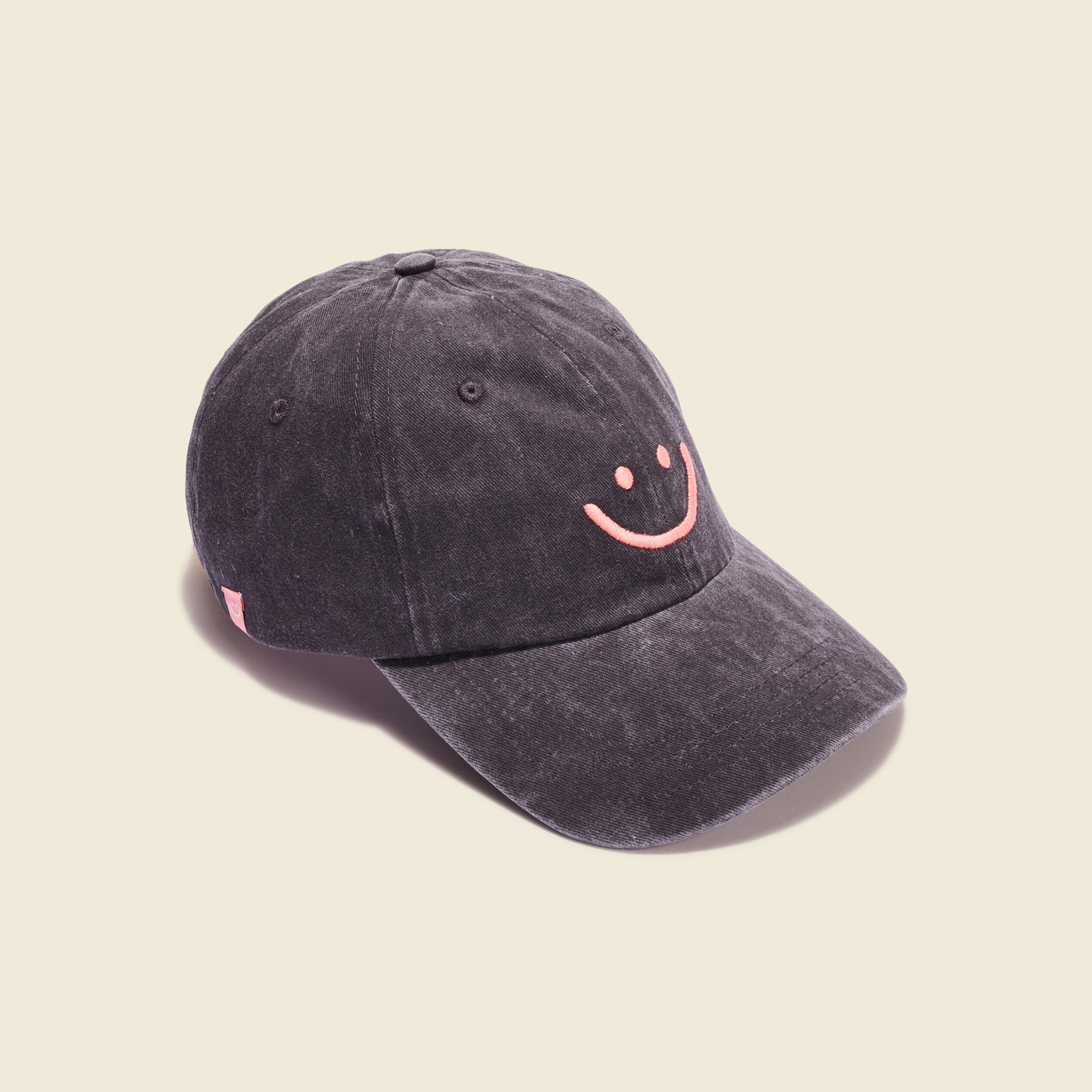 Casquette détails brodés noir femme