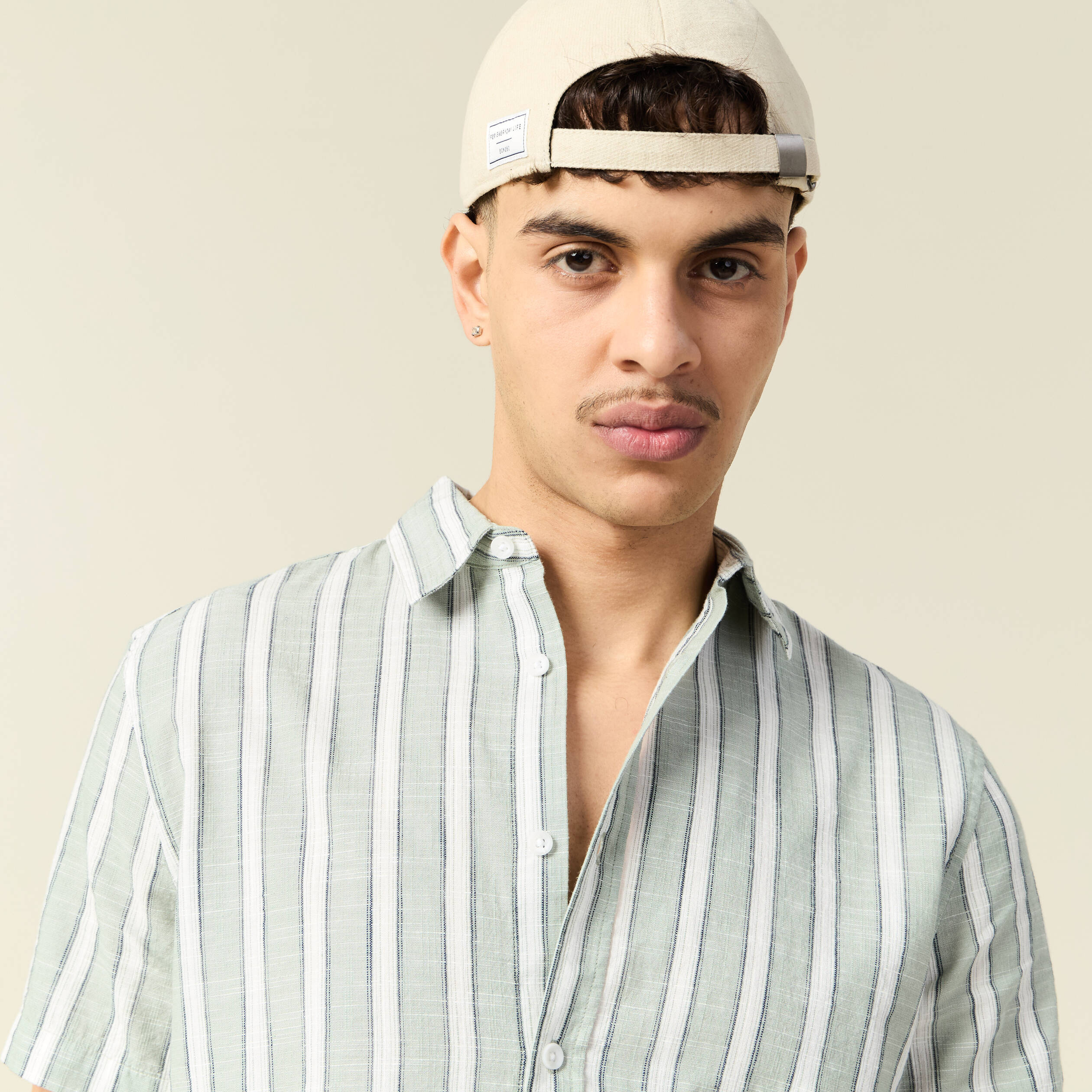chemise manches courtes vert olive homme Chemise manches courtes vert olive homme