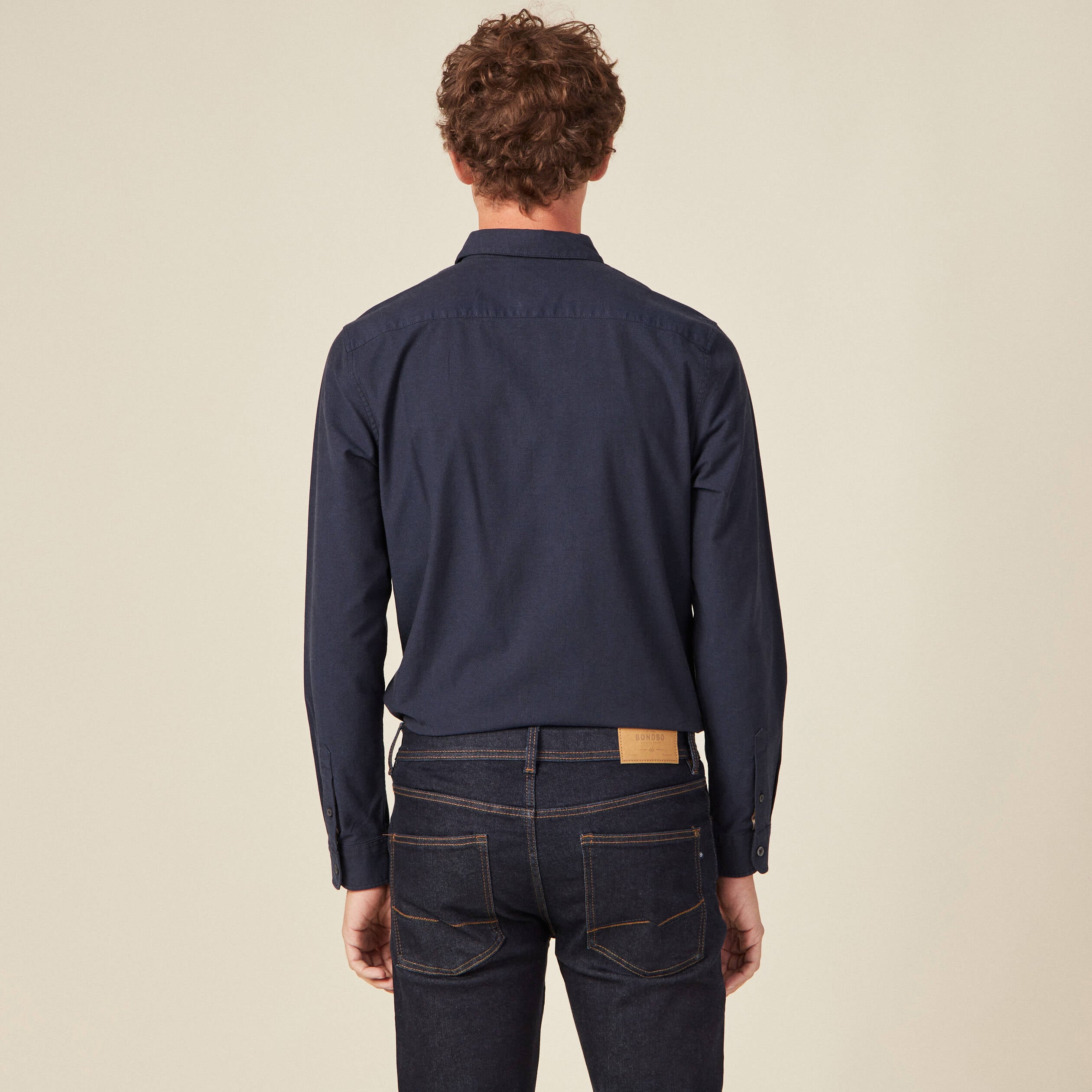 Chemise cintr&eacute;e manches longues bleu fonc&eacute; homme