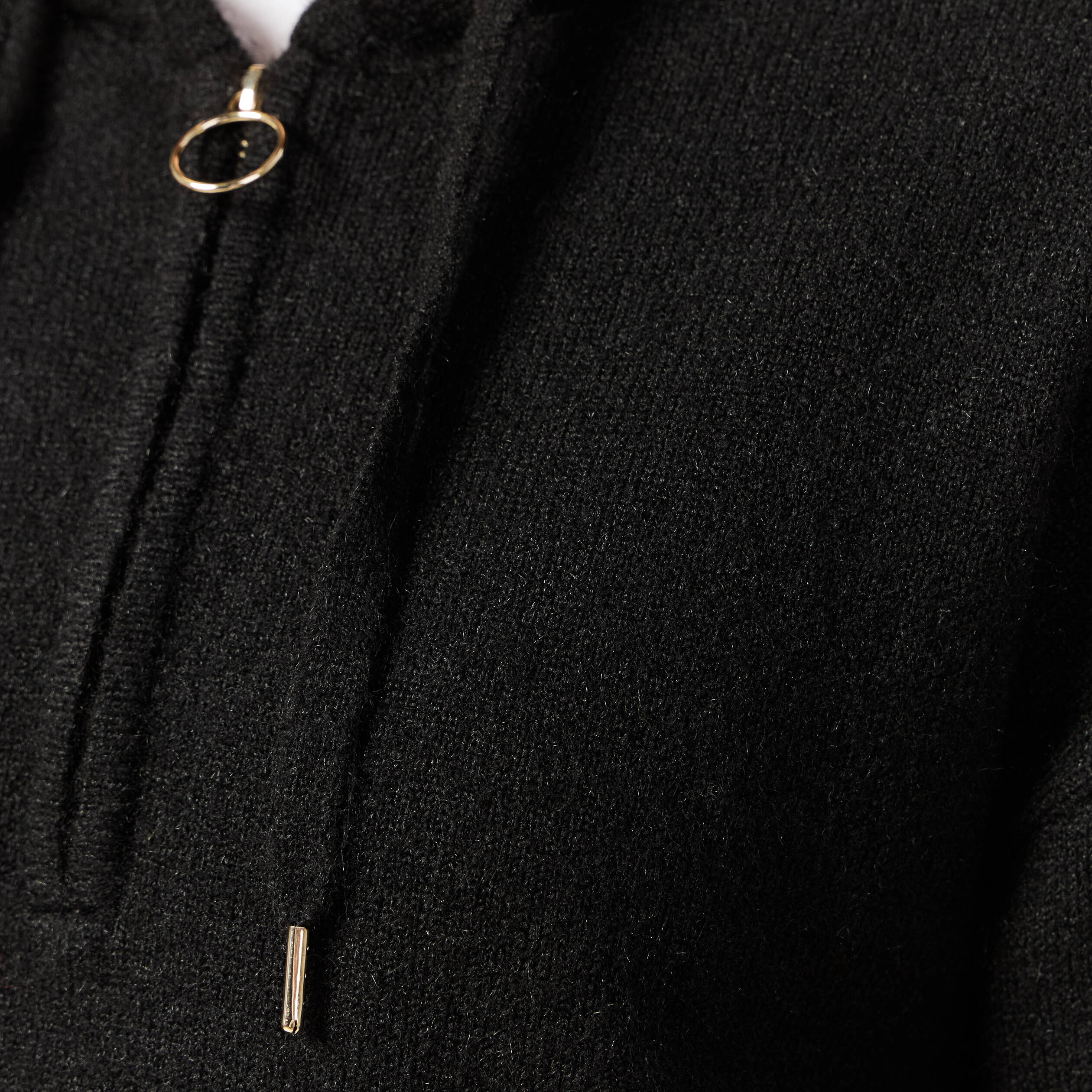 Pull &agrave; capuche zipp&eacute; noir femme