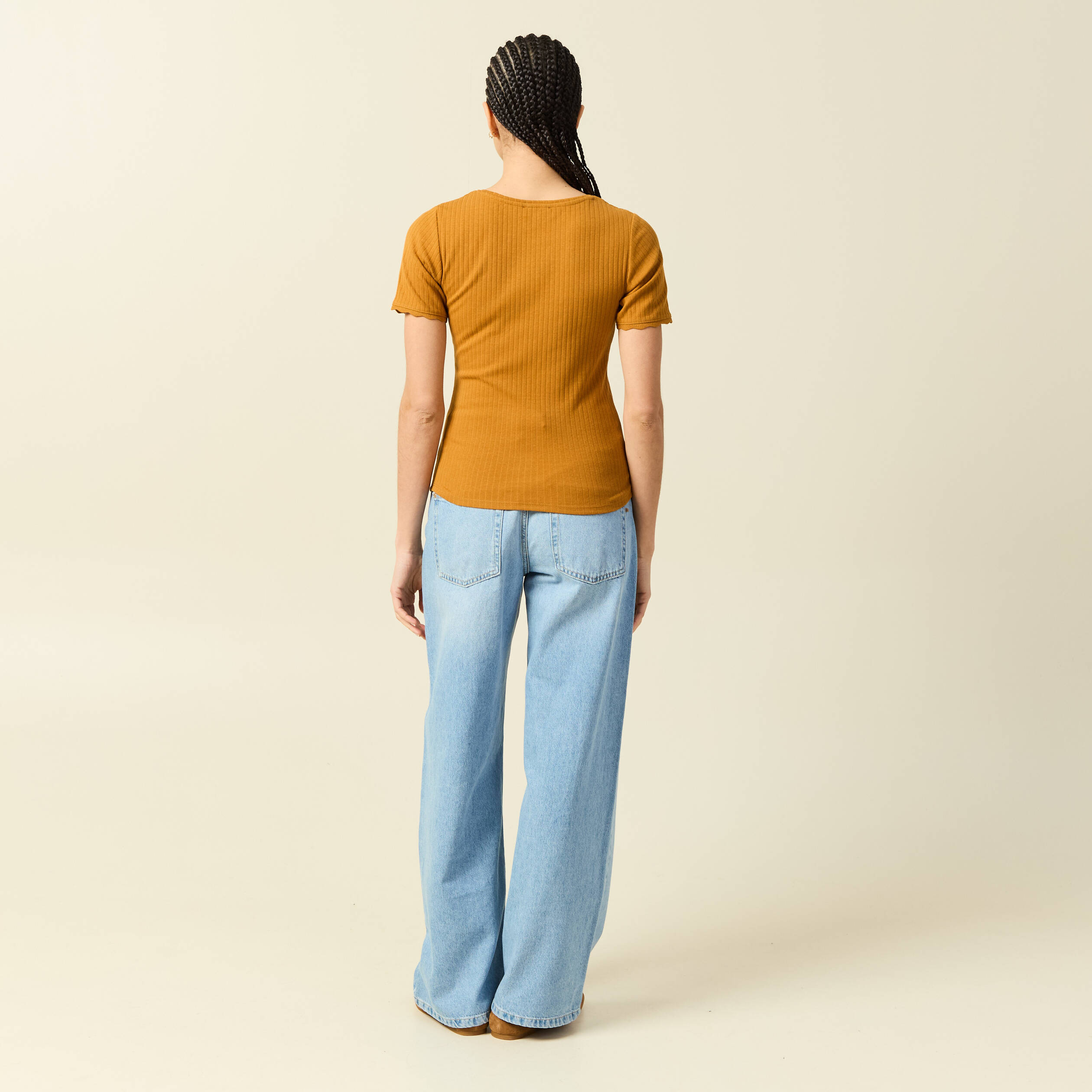 T-shirt manches courtes c&ocirc;tel&eacute; camel femme