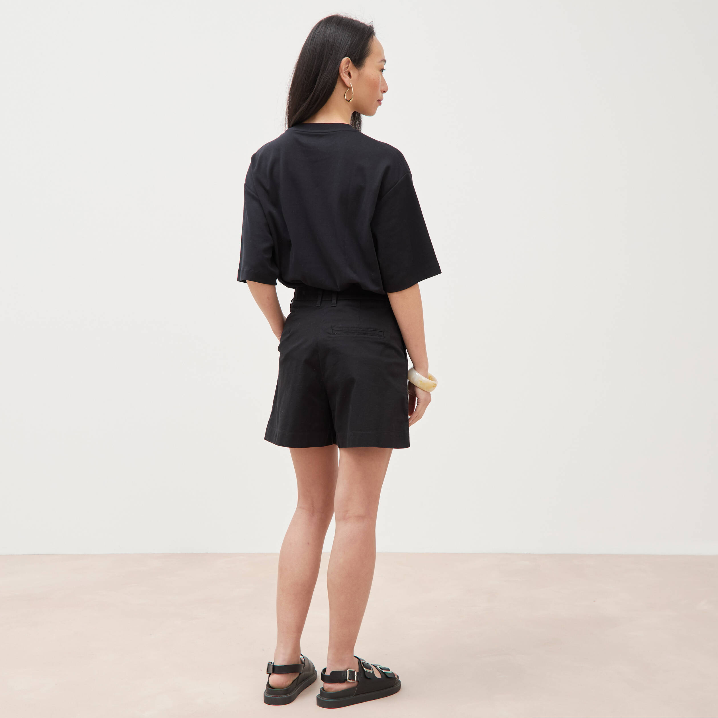 Short taille standard noir femme