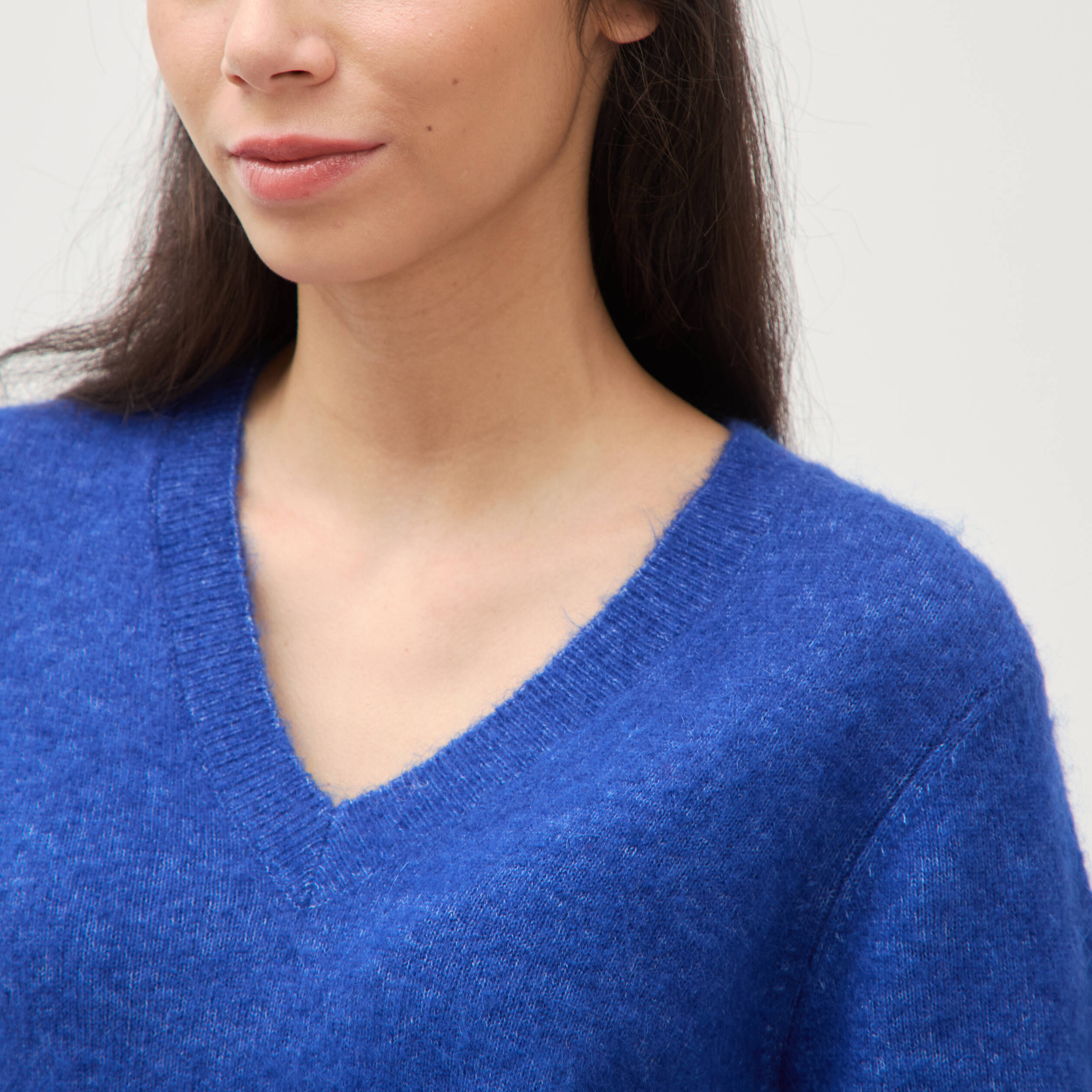 Pull droit col v manches longues bleu electrique femme