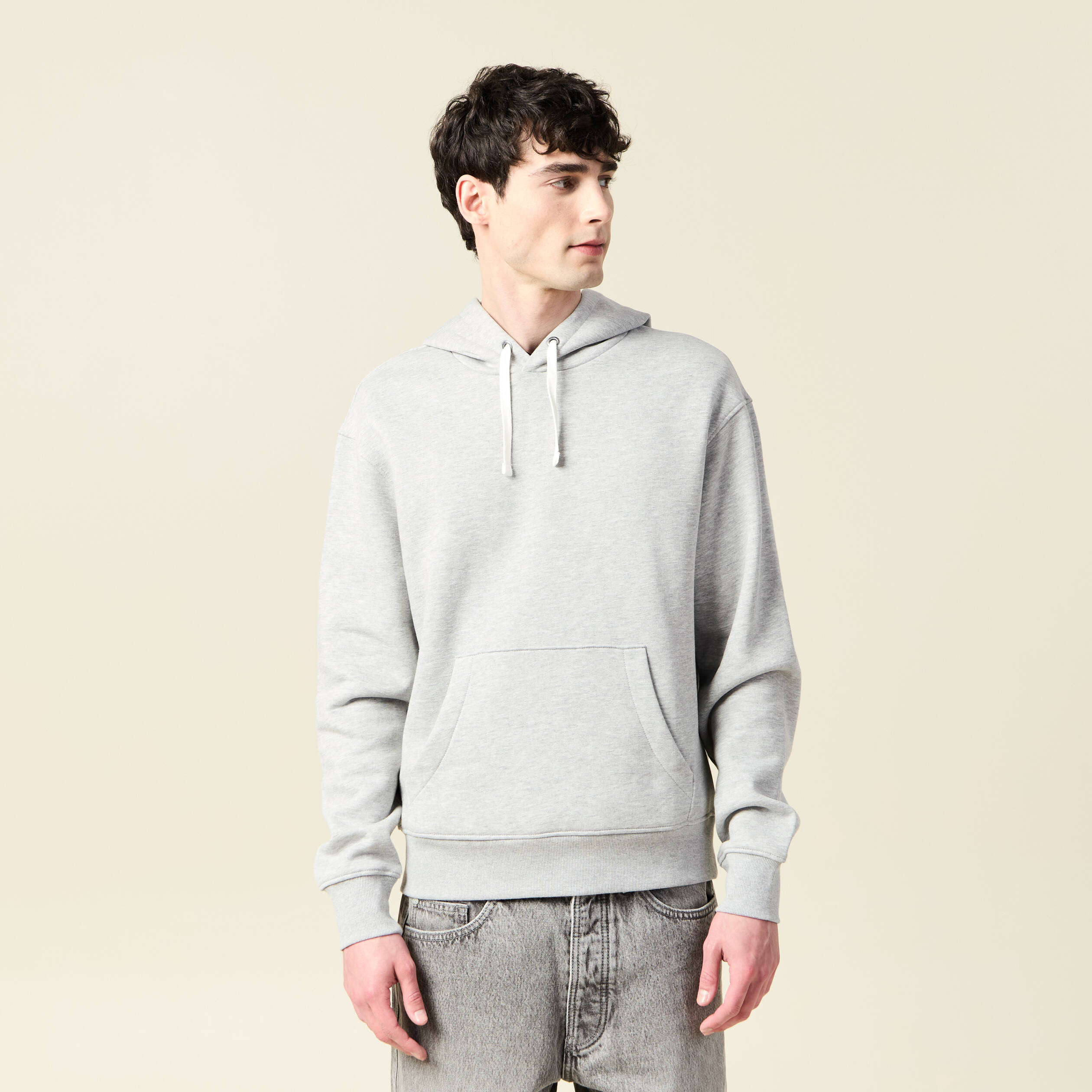 Sweat &agrave; capuche gris homme