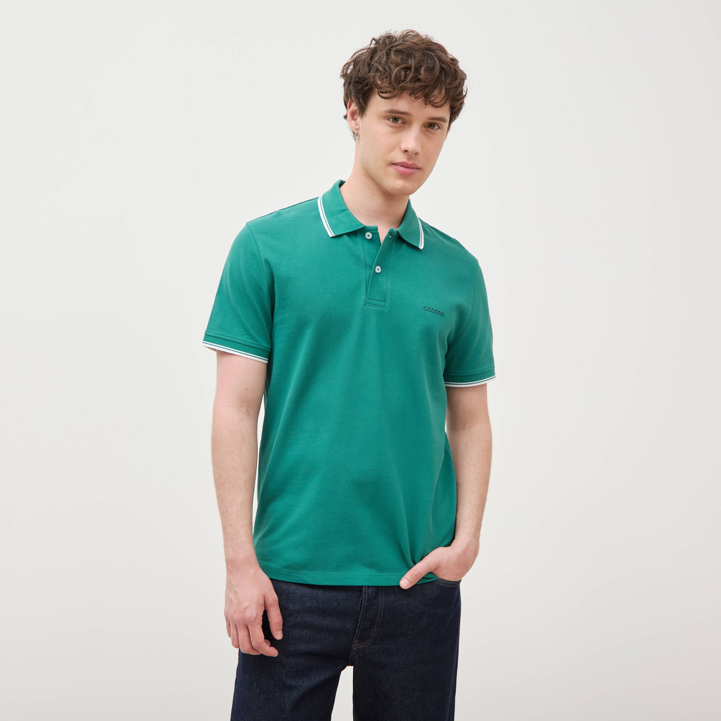 Polo cintr&eacute; en coton manches courtes vert &eacute;meraude homme