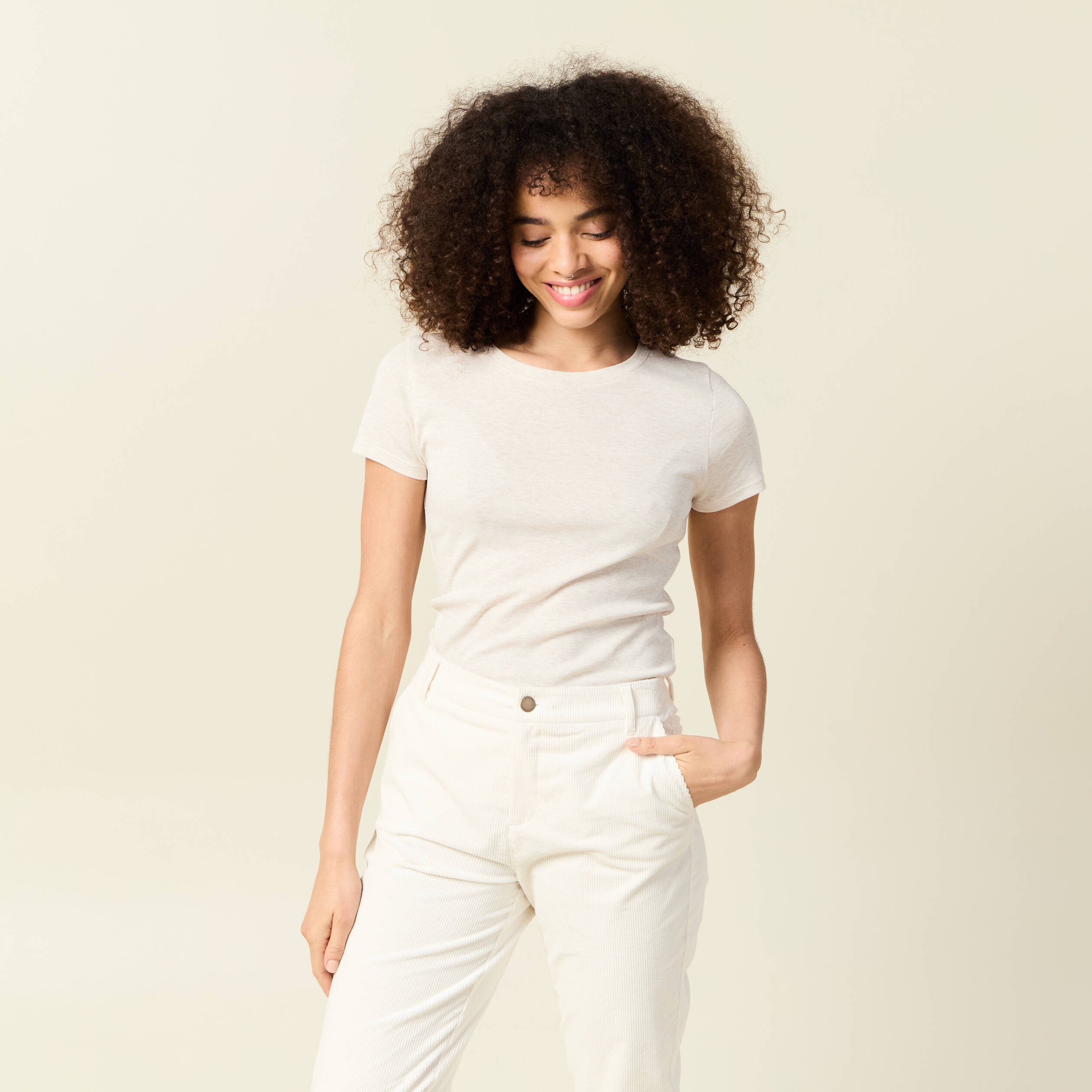 Short cintré manches courtes col rond beige femme