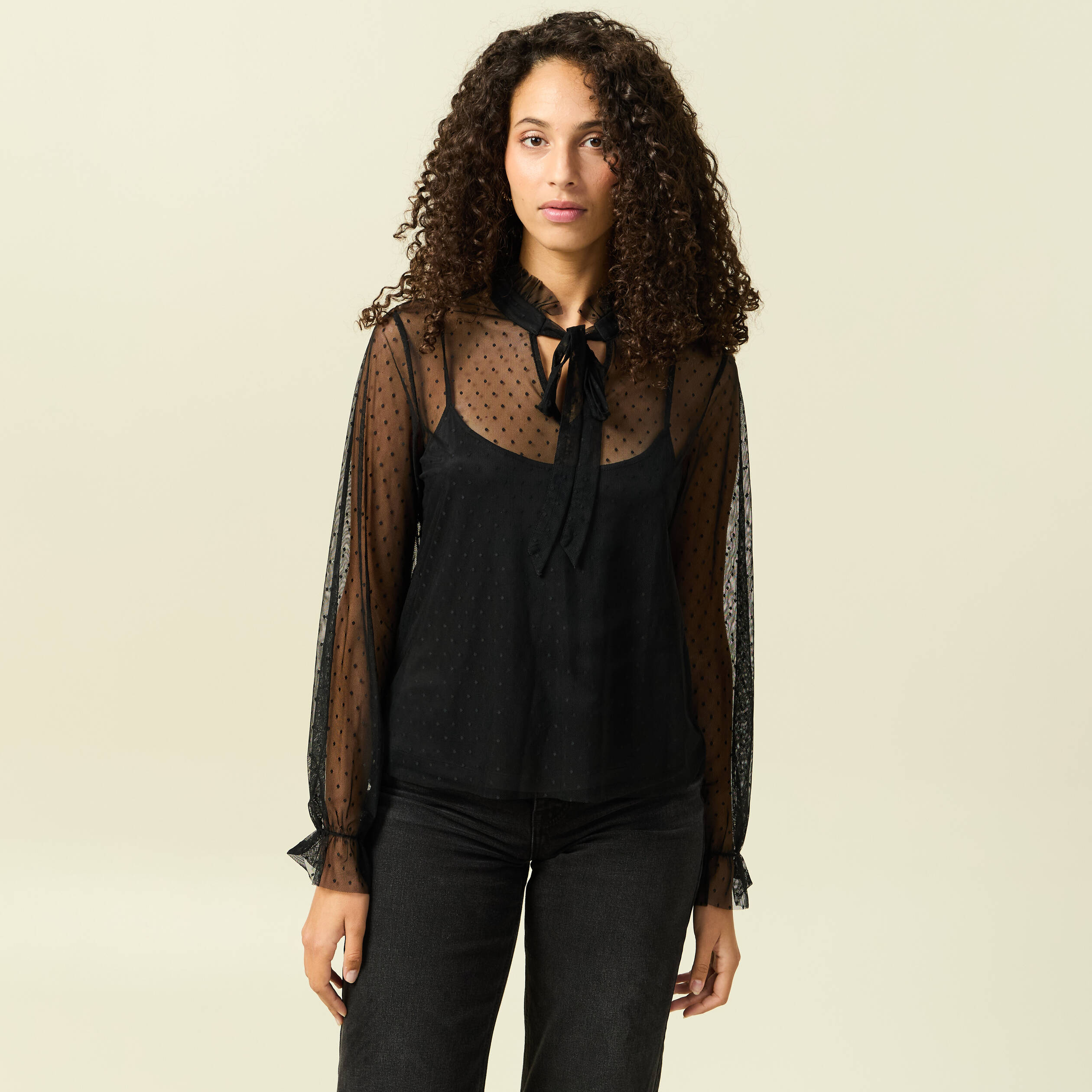 T-shirt col v manches longues doubl&eacute; noir femme