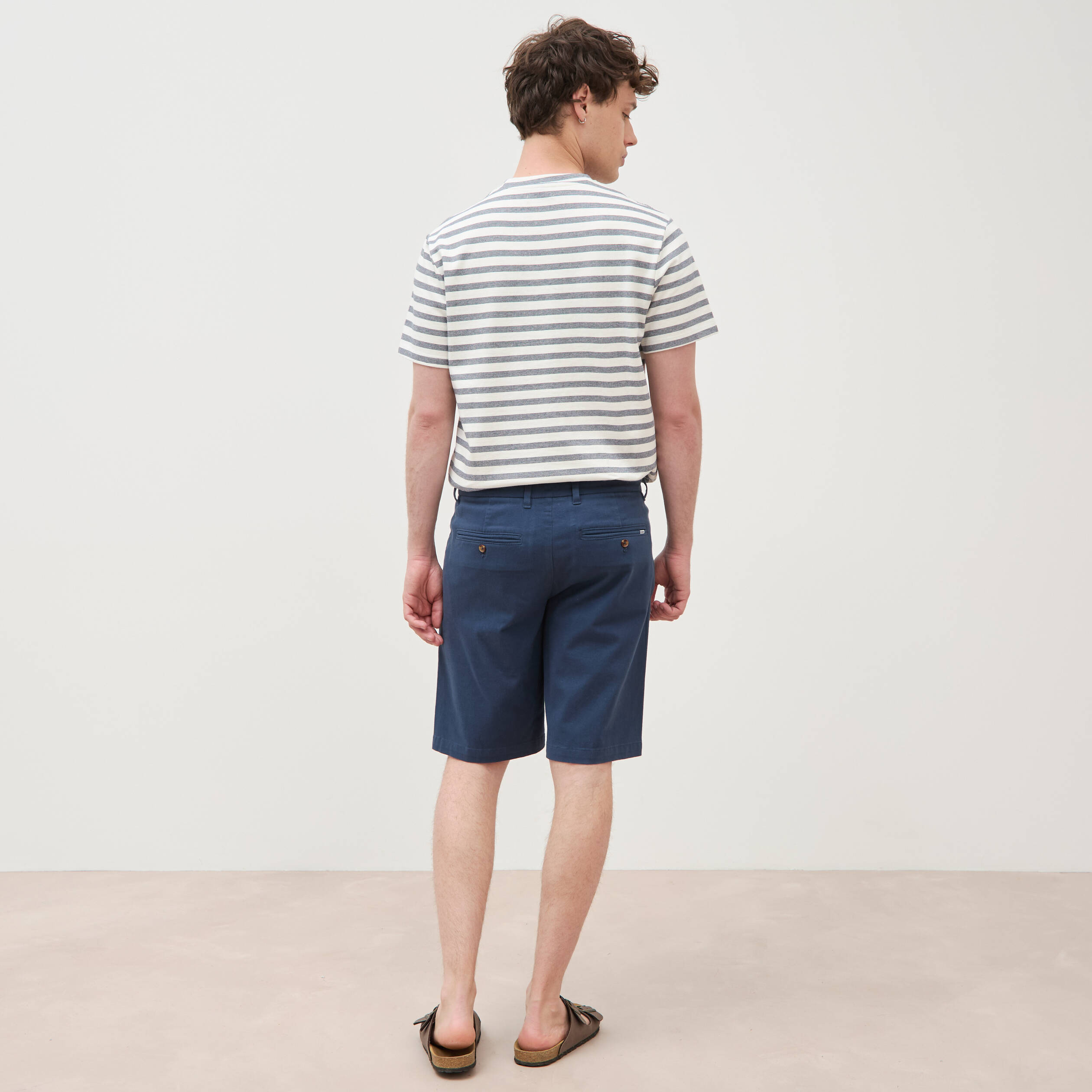 Short bleu fonc&eacute; homme