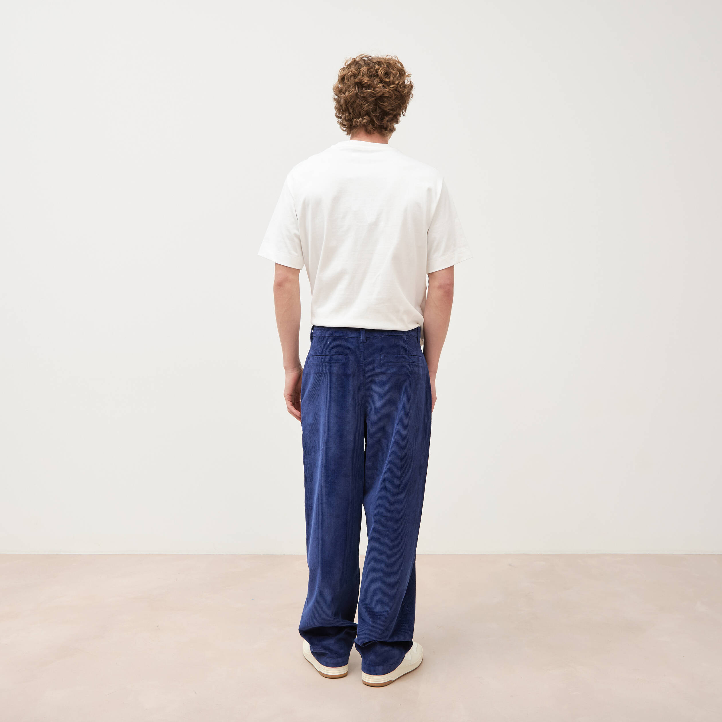 Pantalon large en velours longueur 32 bleu fonc&eacute; homme