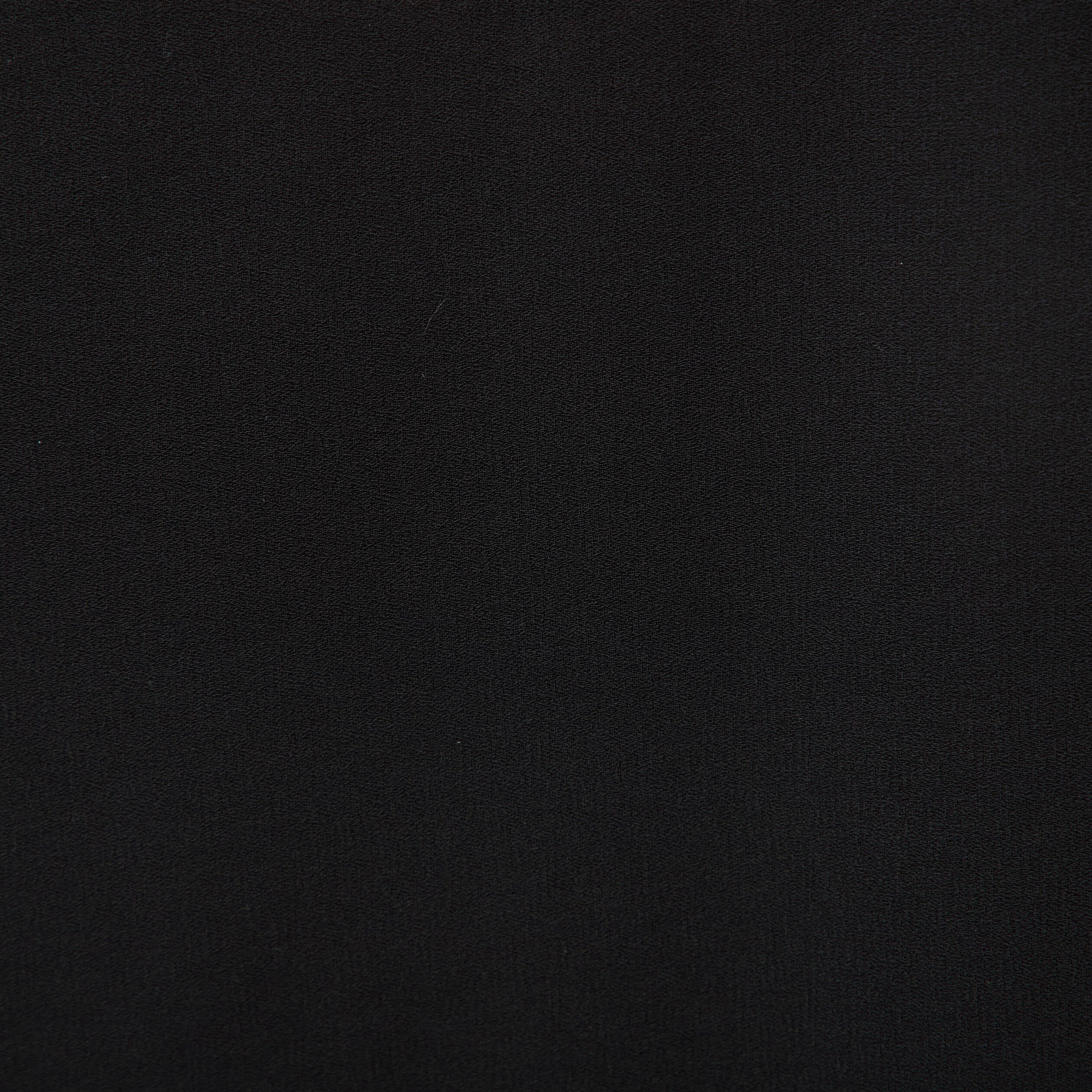 Robe courte &eacute;vas&eacute;e manches longues noir femme