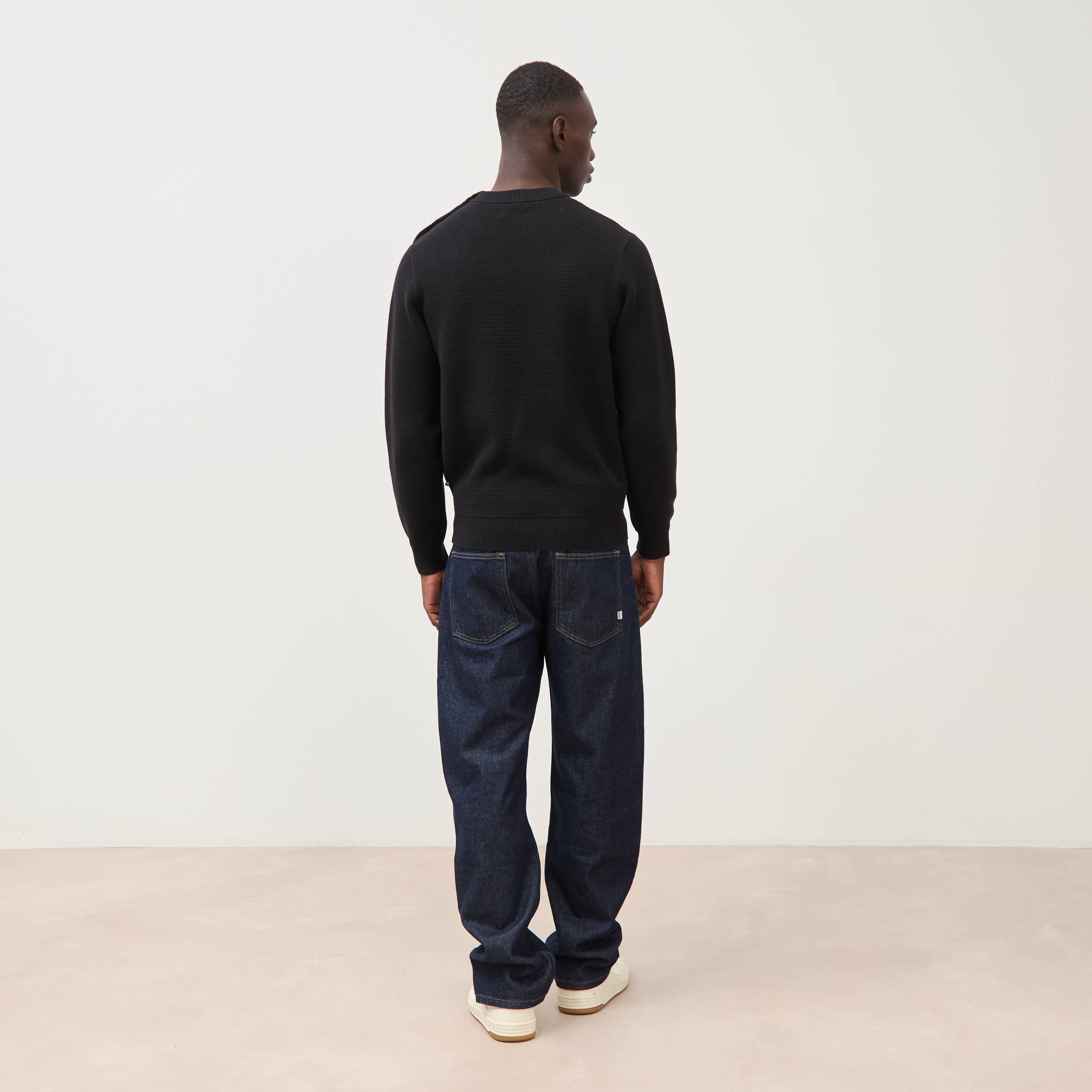 Pull manches longues col rond noir homme