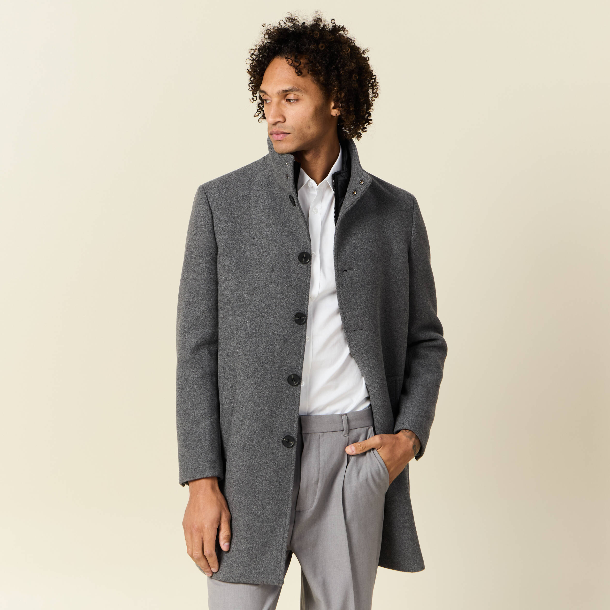 Manteau ajust&eacute; boutonn&eacute; gris fonc&eacute; homme