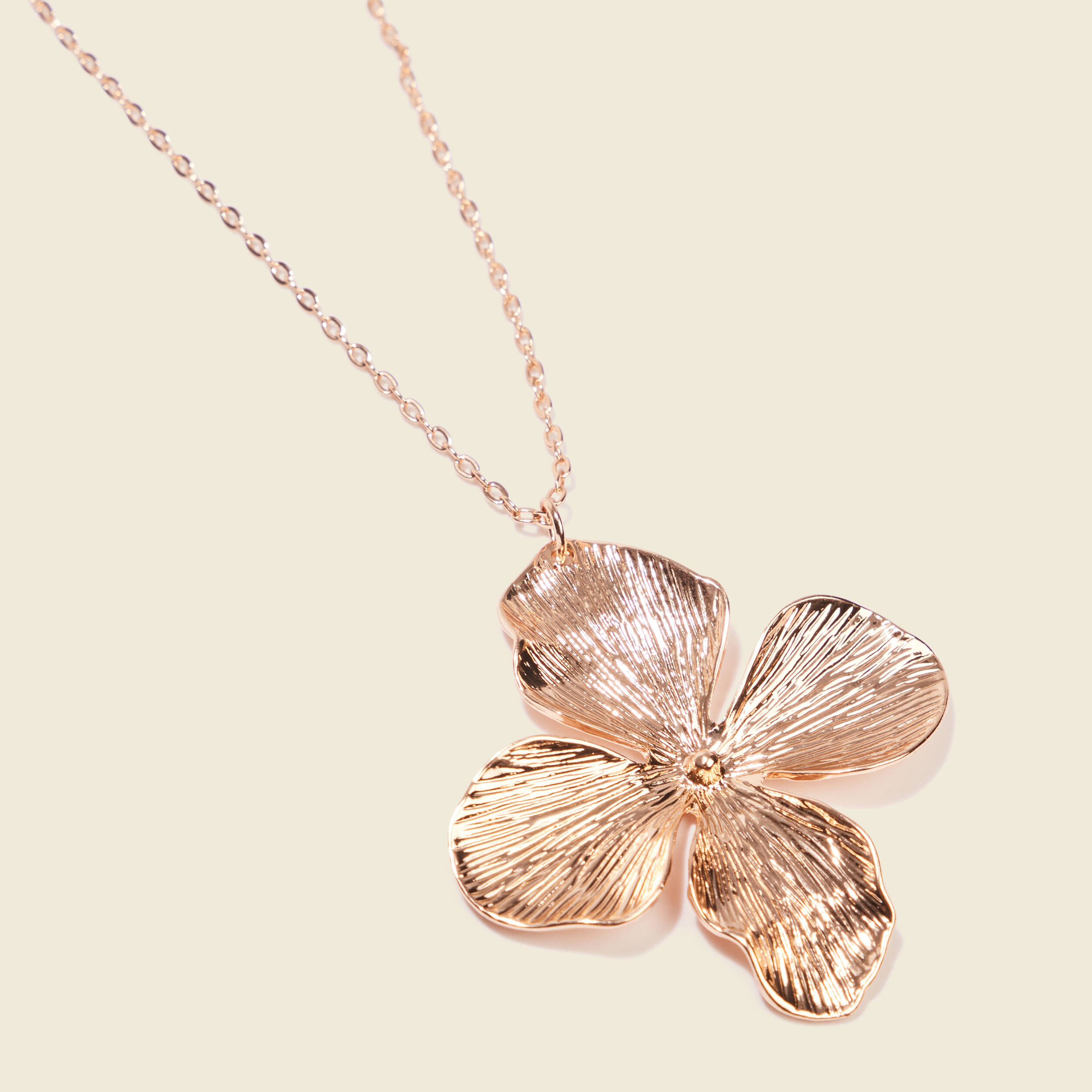 collier pendentif fleur couleur or femme Collier pendentif fleur couleur or femme