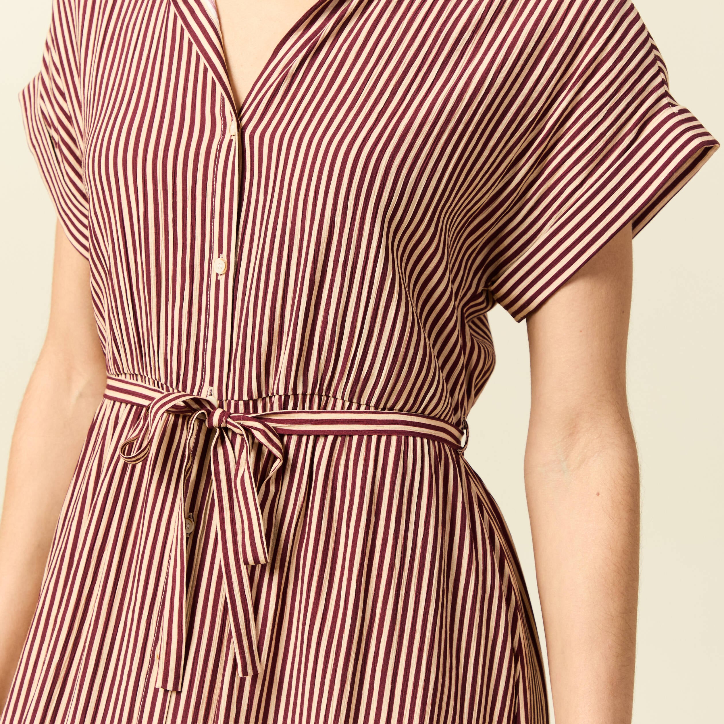 Robe longue &eacute;vas&eacute;e manches courtes violet femme