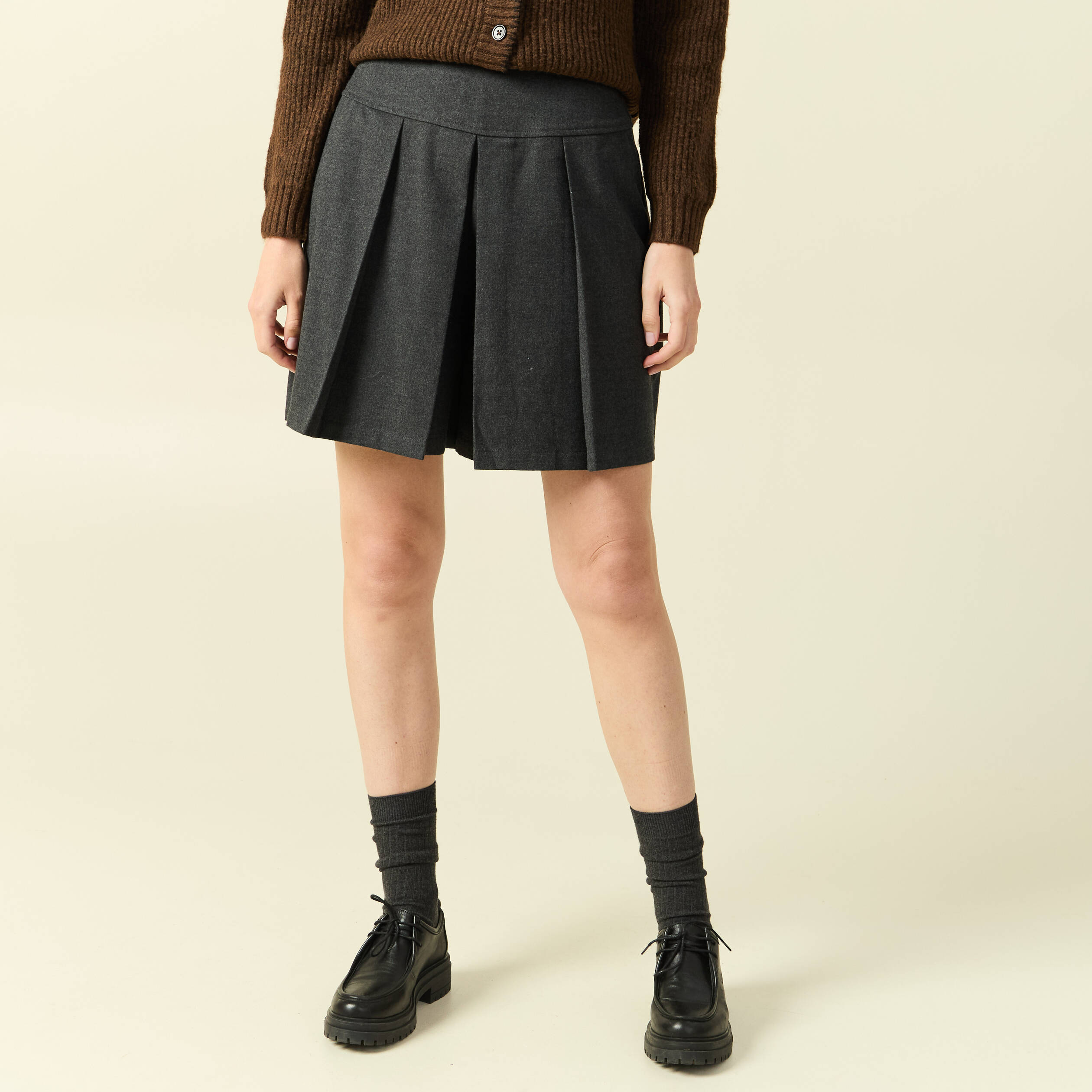 Jupe-short pliss&eacute;e gris femme