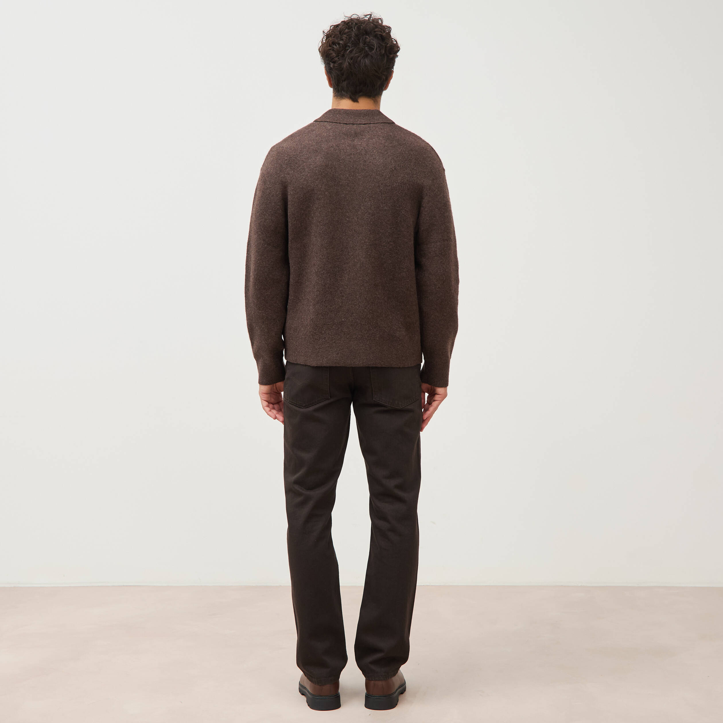 Pull droit manches longues marron fonc&eacute; homme