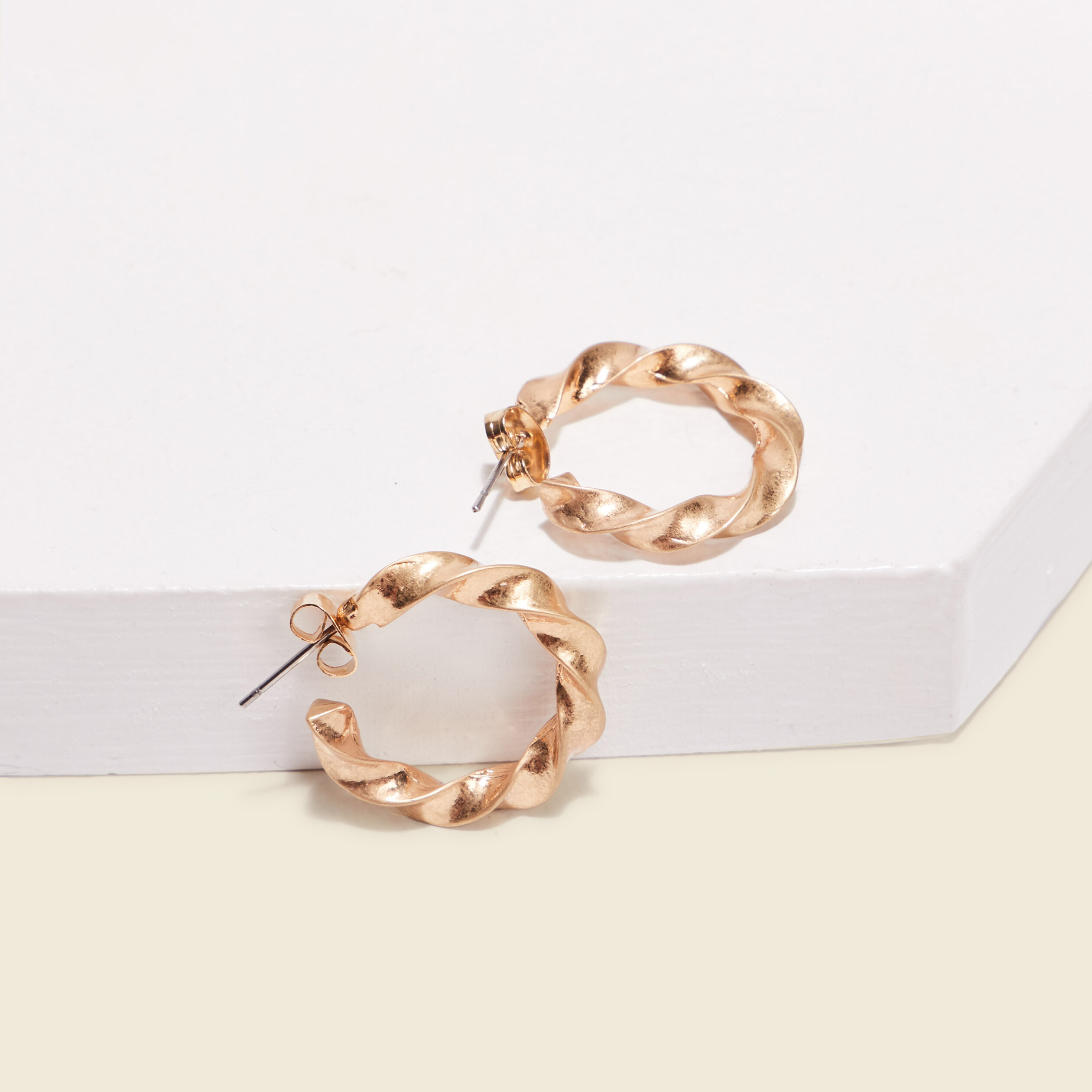 Lot 5 boucles d'oreilles couleur or femme
