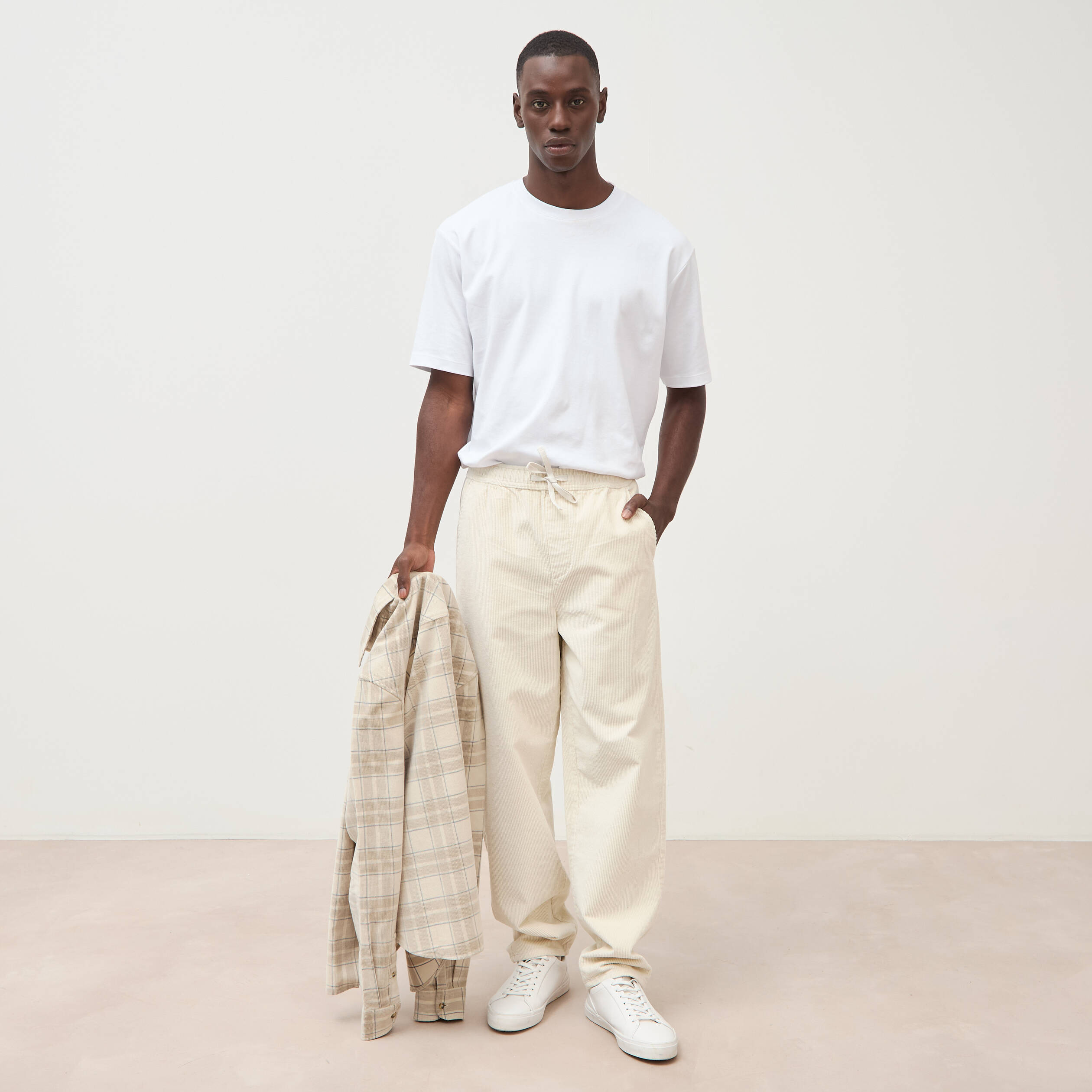 Pantalon large en velours ecru homme