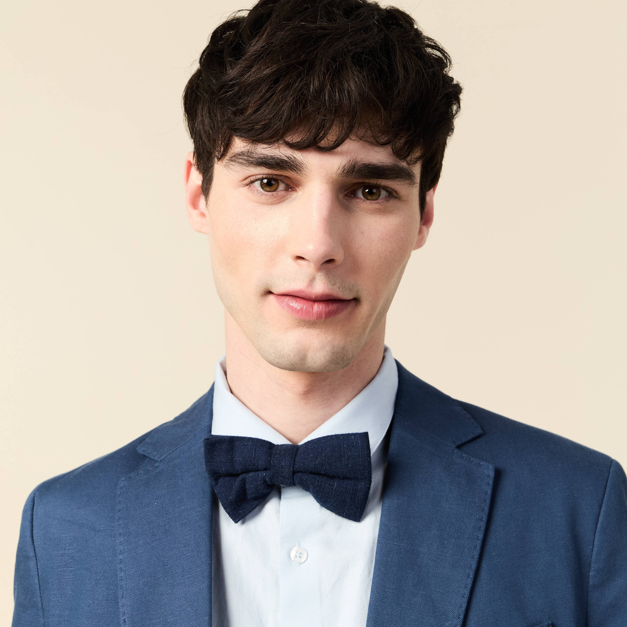 Noeud de papillon bleu fonc&eacute; homme