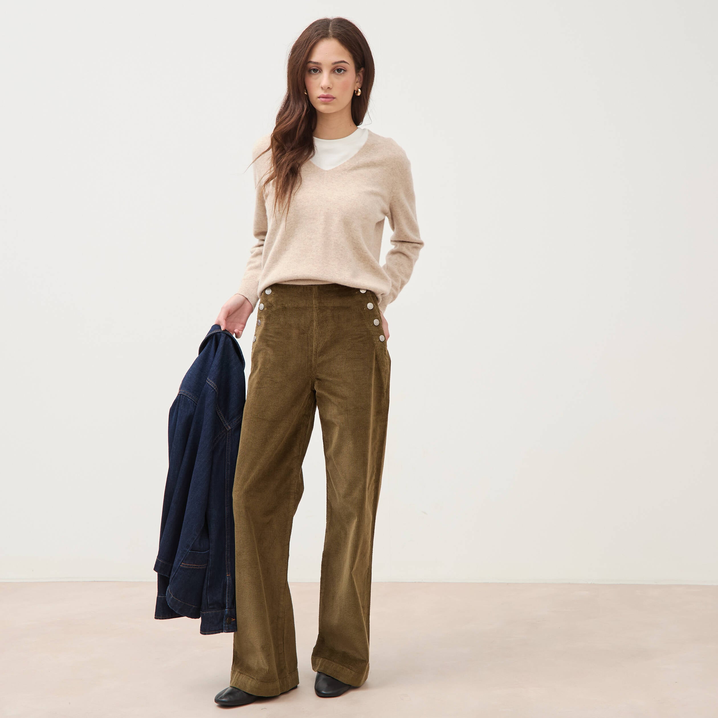 Pantalon large taille haute en velours vert olive femme