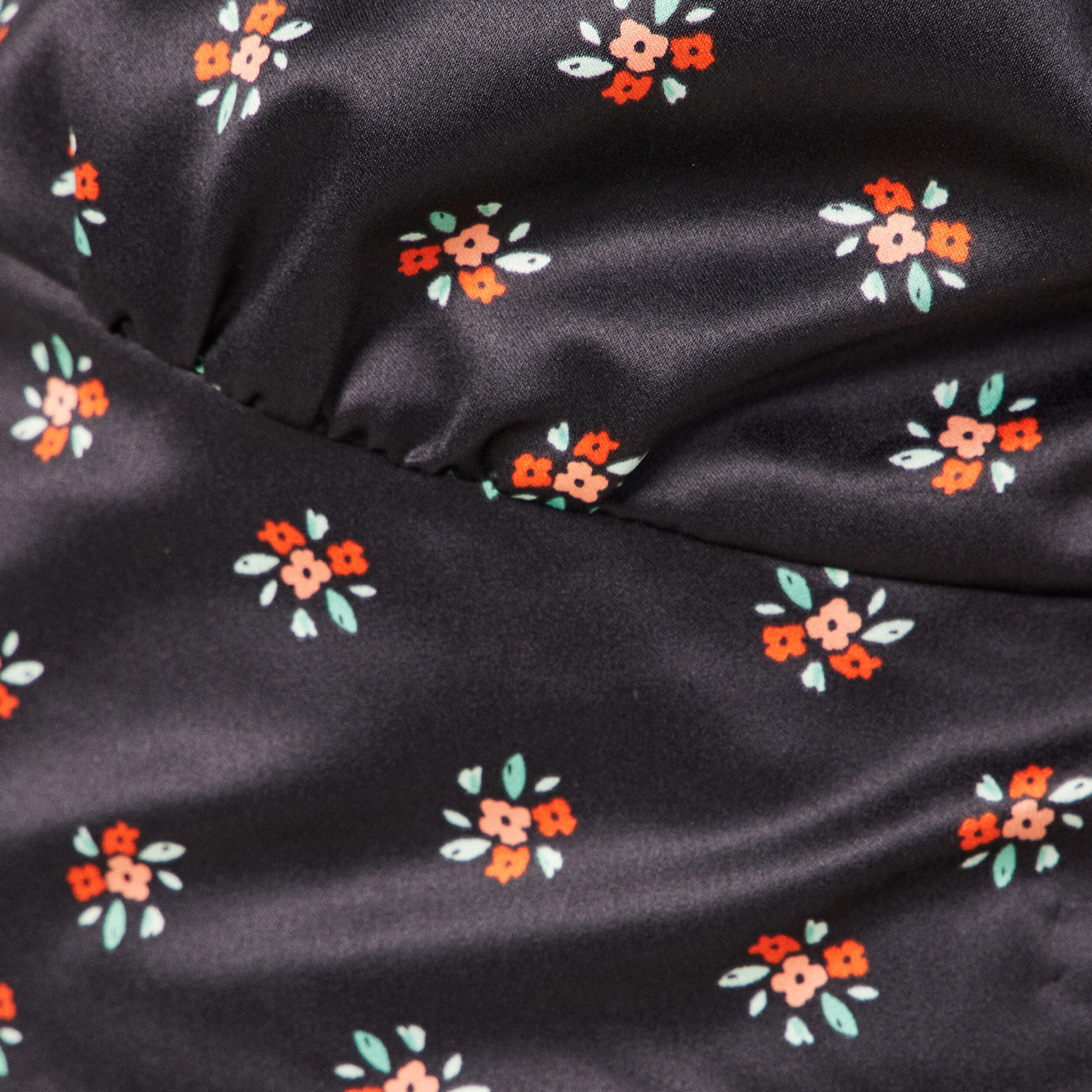 Robe plissée à manches courtes noir femme