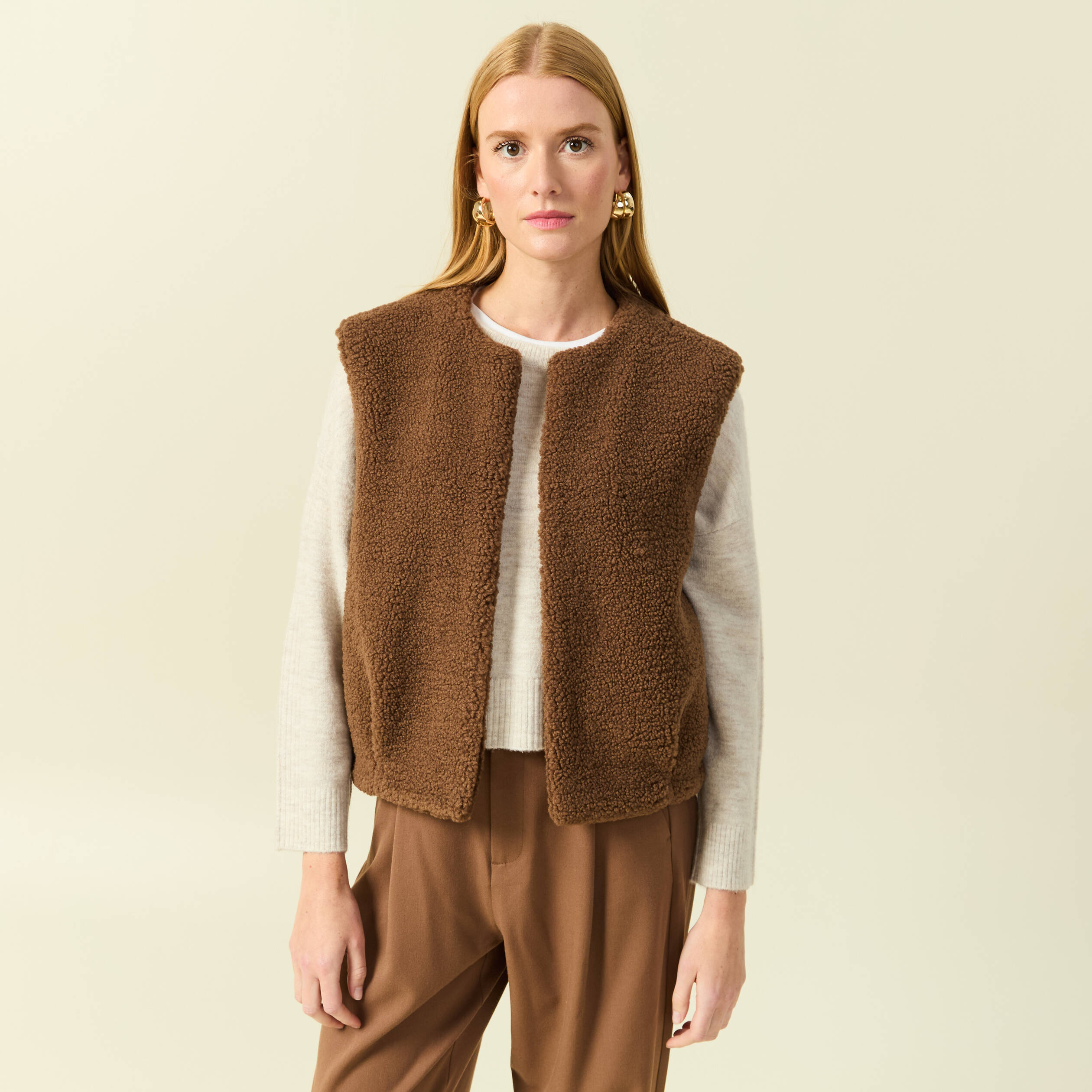 Gilet sans manches bouclette col rond marron femme